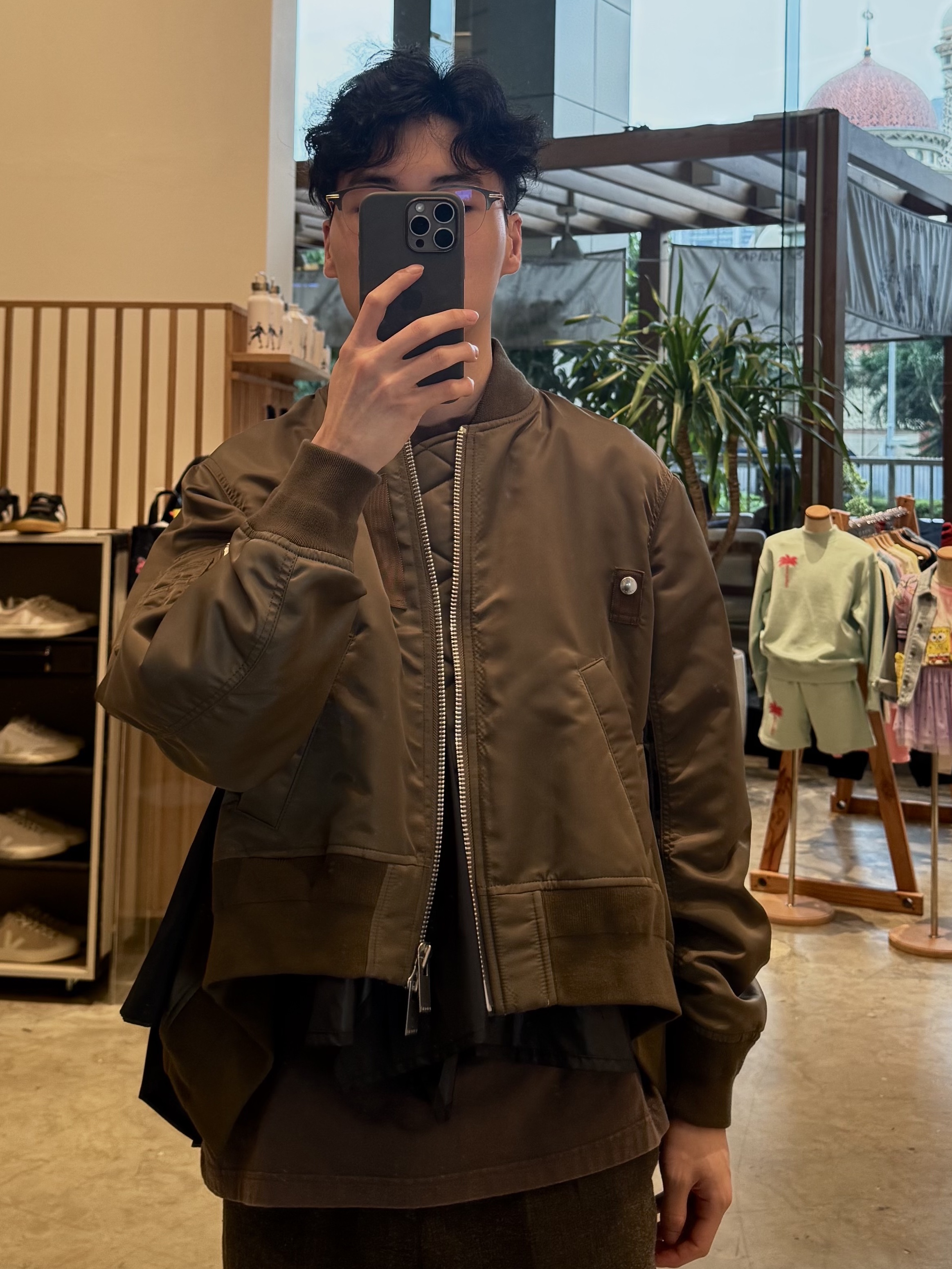 Sacai x Acronym Bomber Jacket Khaki 착용 스타일 - 2