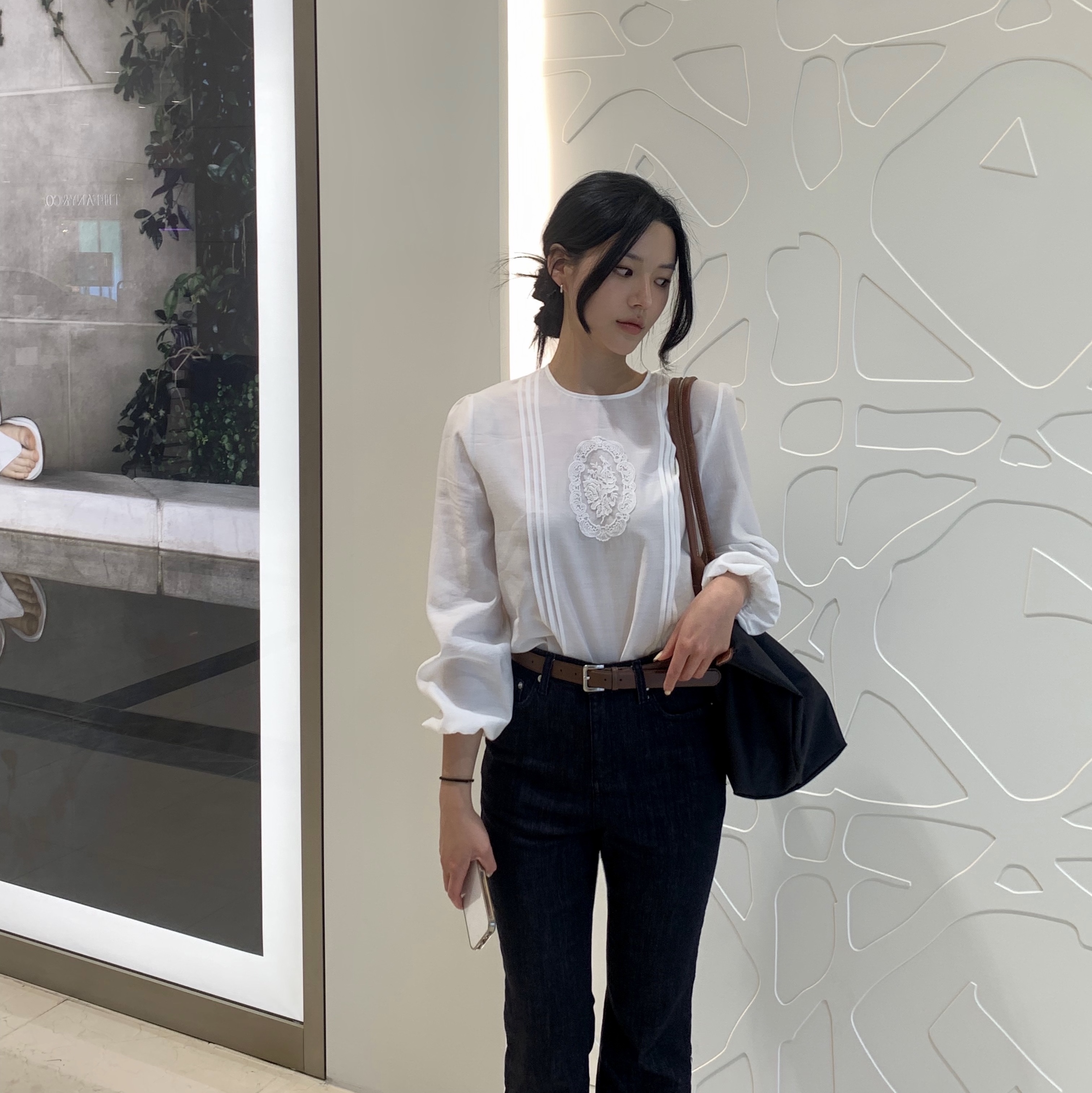 롱샴 르 플리아쥬 오리지널 토트백 M 블랙 착용 스타일 - 3