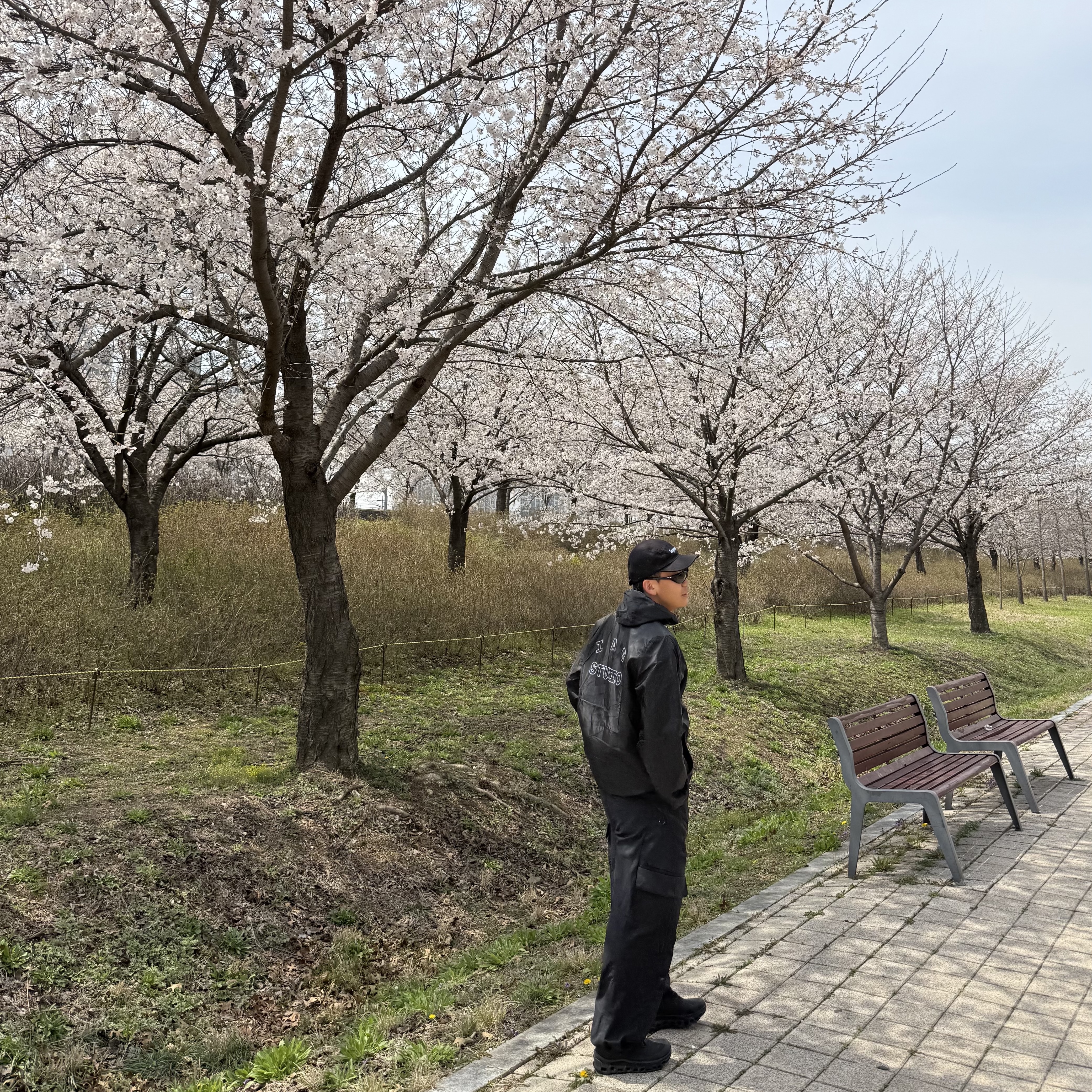 IAB Studio Ripstop Wind Jacket Black, On Running x Post Archive Faction (Paf) Cloudmonster 2 Black Magnet 착용 스타일