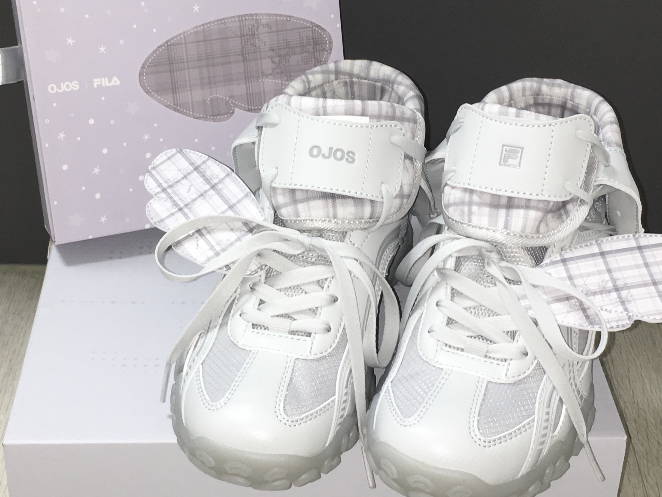 Fila x Ojos Echappe Mid Grey 착용 스타일 - 3