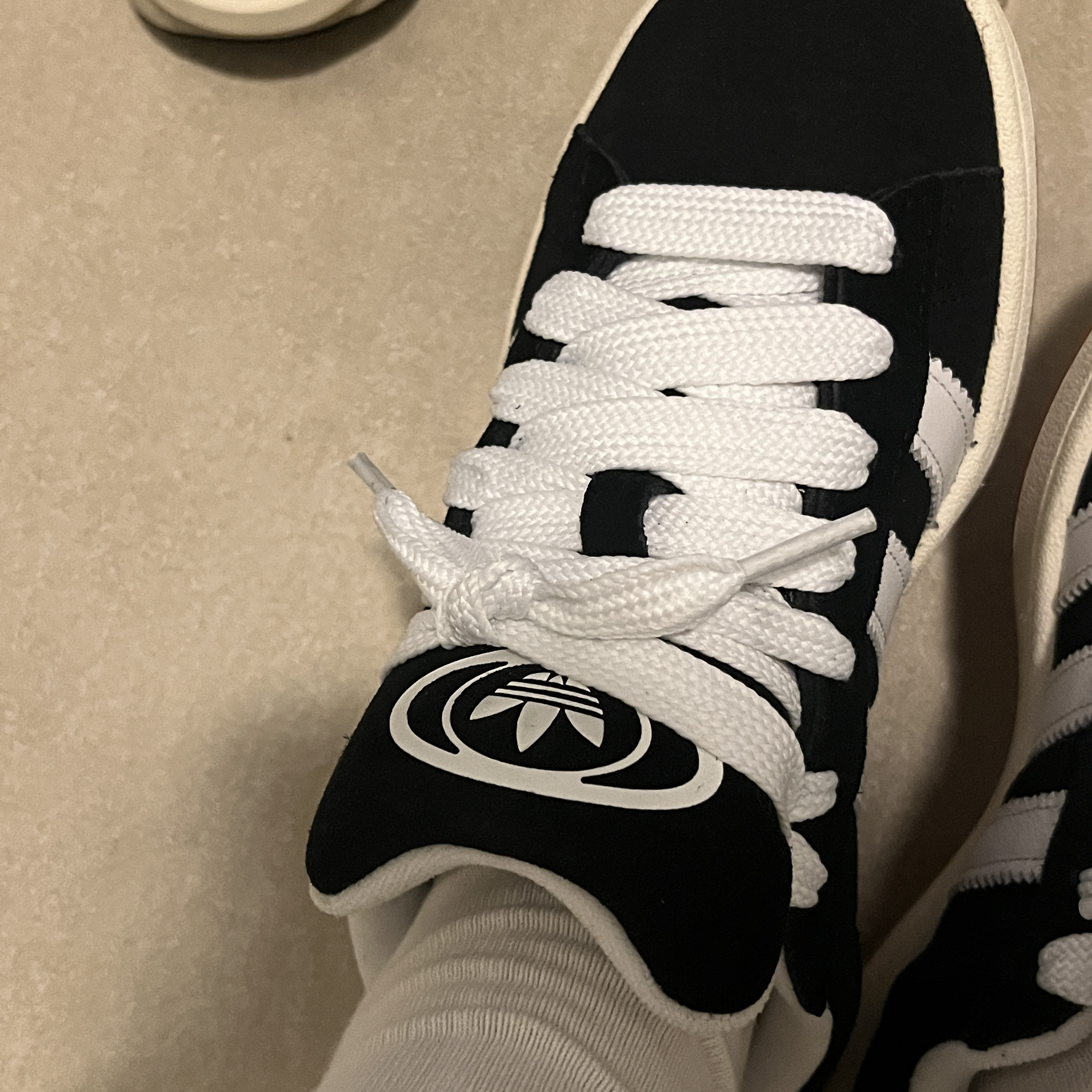 Adidas Campus 00s Core Black Cloud White 착용 스타일 - 7