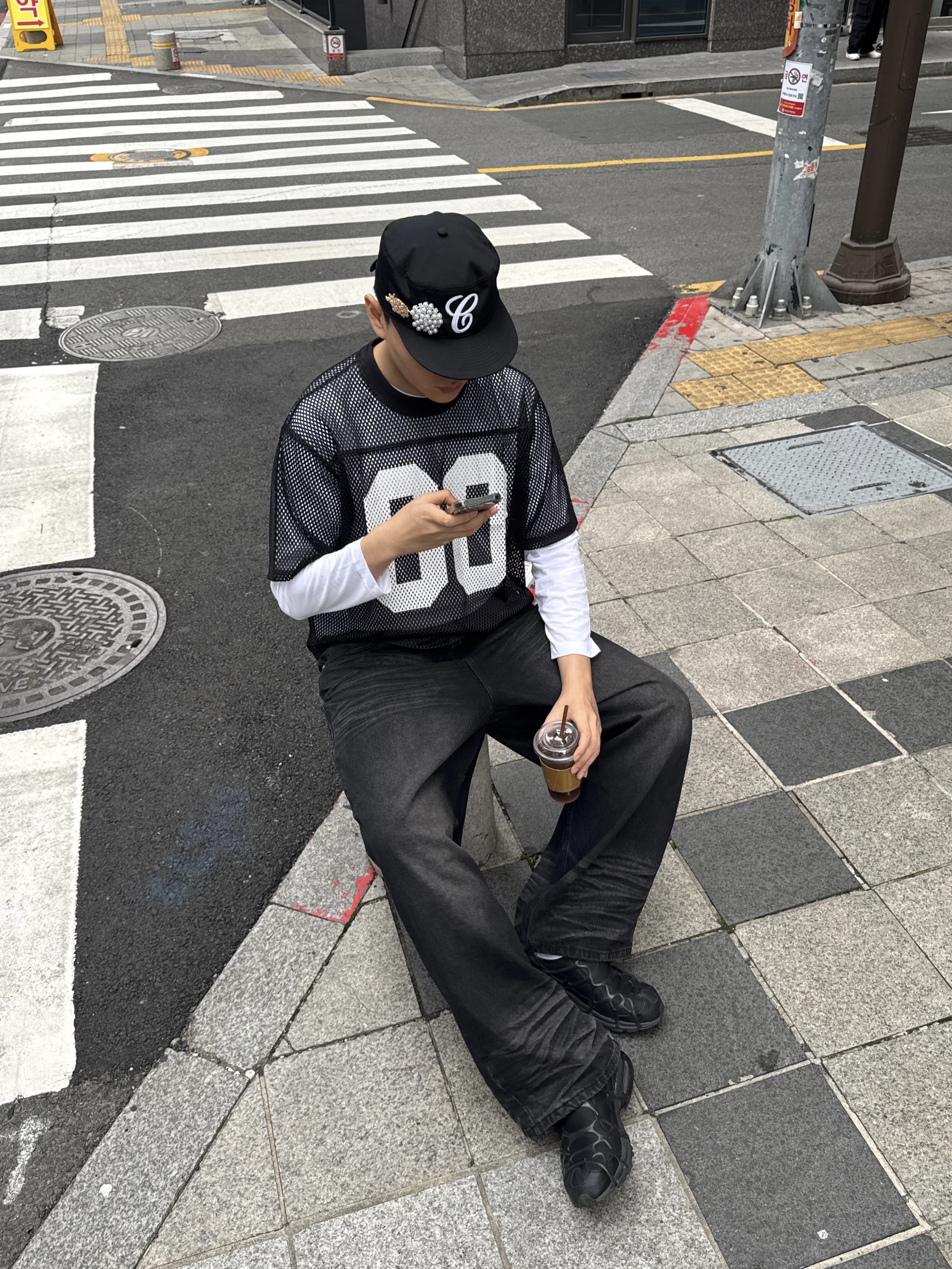 Nike Air Kukini Triple Black, Stussy Team Jersey 80 Black 착용 스타일 - 2
