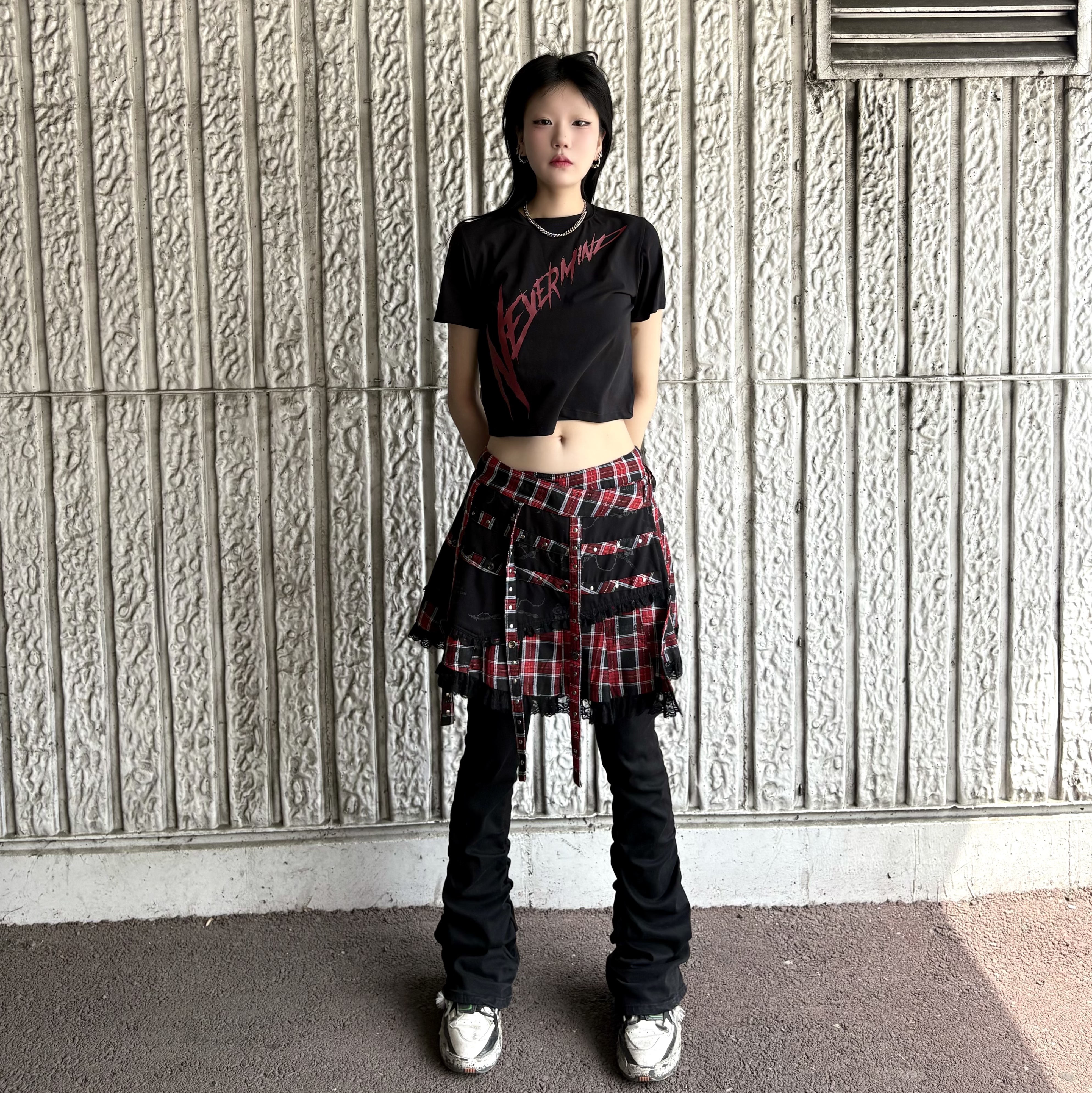 Maison Margiela Fusion Low Top Sneakers Black White Red 착용 스타일 - 2