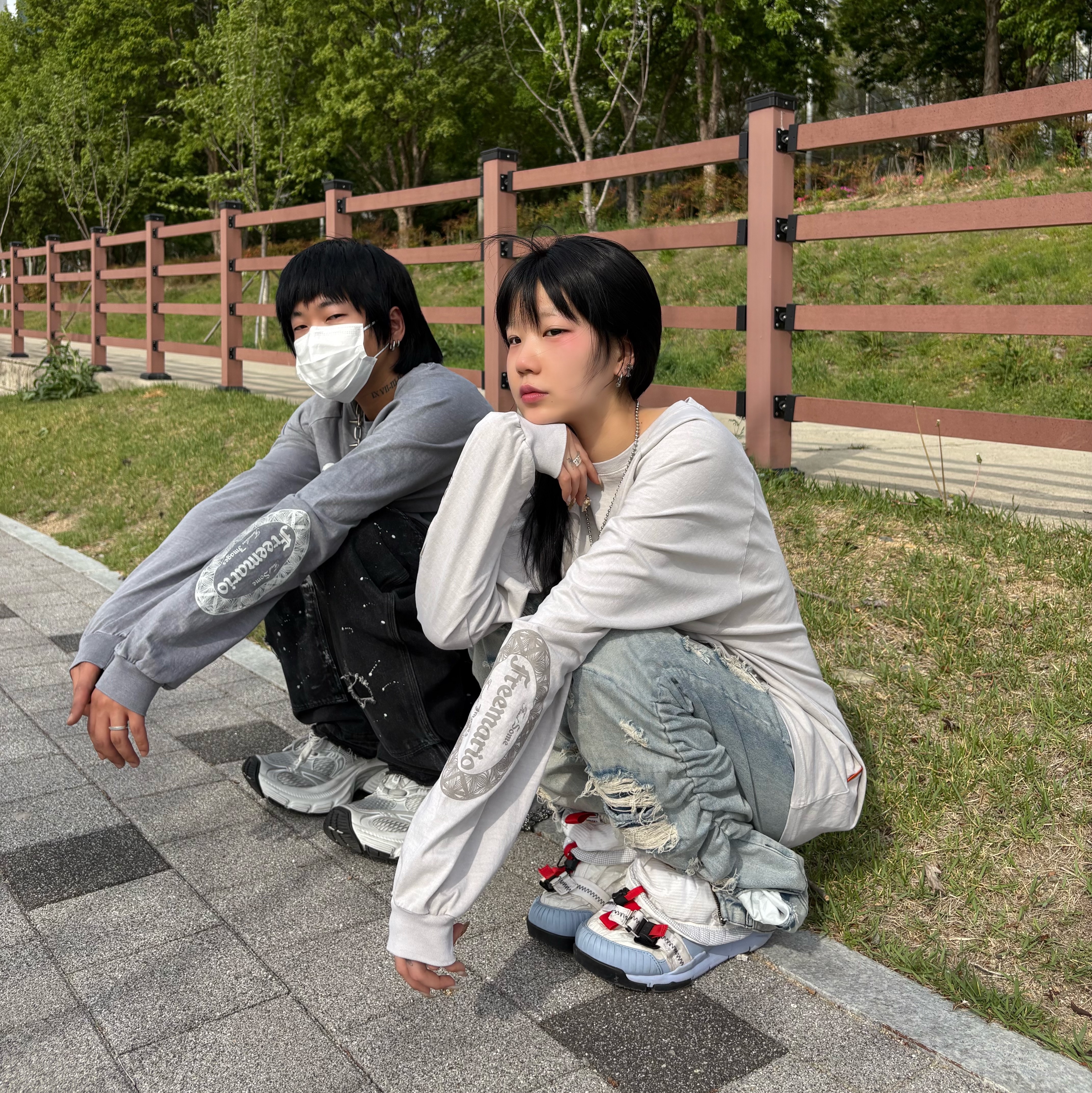 Balenciaga 10XL Sneakers White Grey Silver Black, Nike x Tom Sachs Mars Yard Overshoe 3.0 착용 스타일 - 2