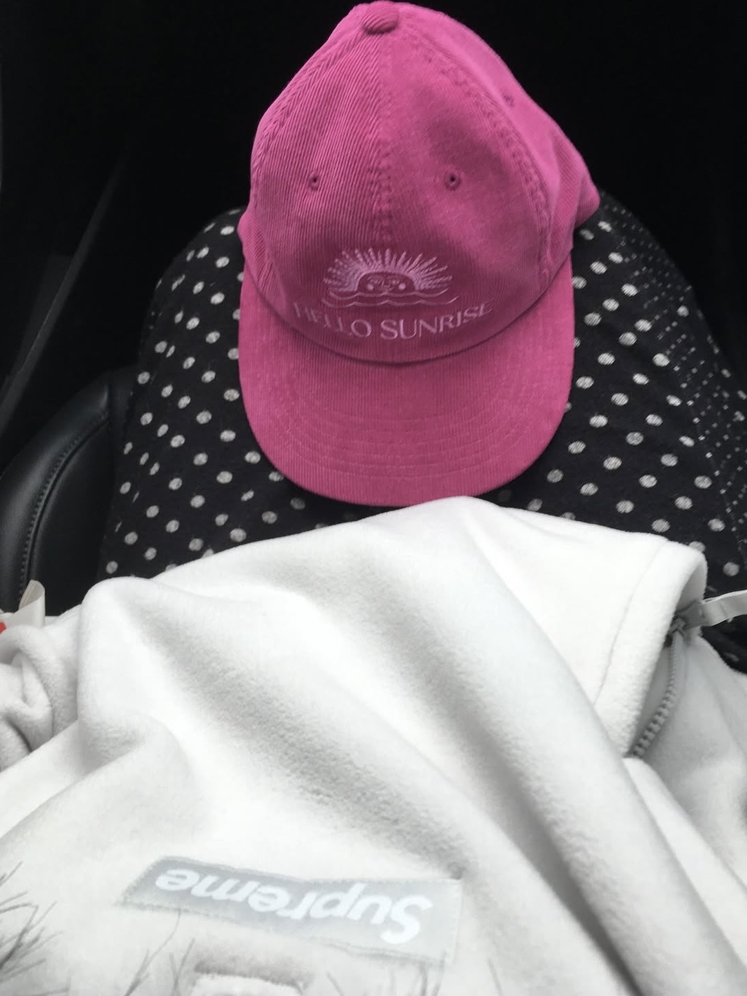 Hello Sunrise Corduroy OG Logo 6Panel Cap Vintage Pink, Supreme Polartec Facemask Half Zip Hooded Sweatshirt Black - 24FW 착용 스타일 - 2