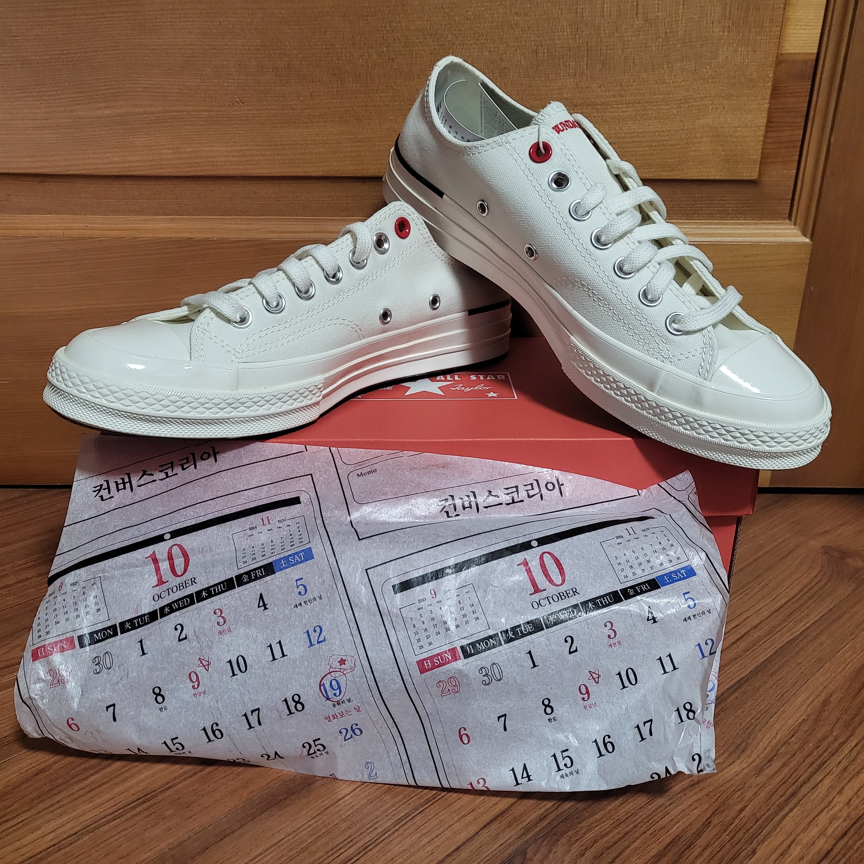 Converse Chuck 70 Calender White Egret 착용 스타일 - 1