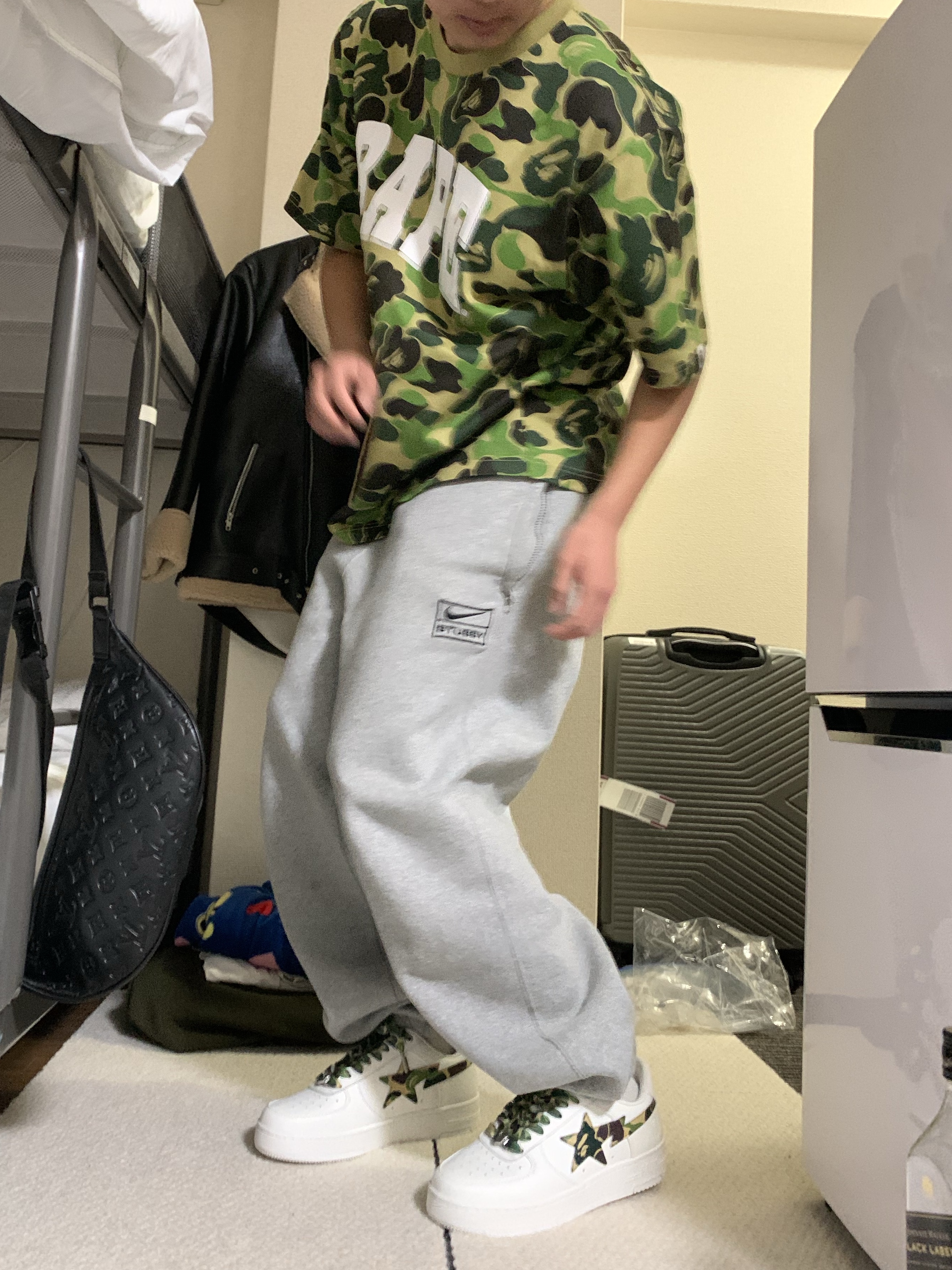 BAPE ABC Camo Relaxed Fit BAPE Logo T-Shirt Army Green, BAPE Abc Camo Bape Sta Low Sneakers Green 착용 스타일