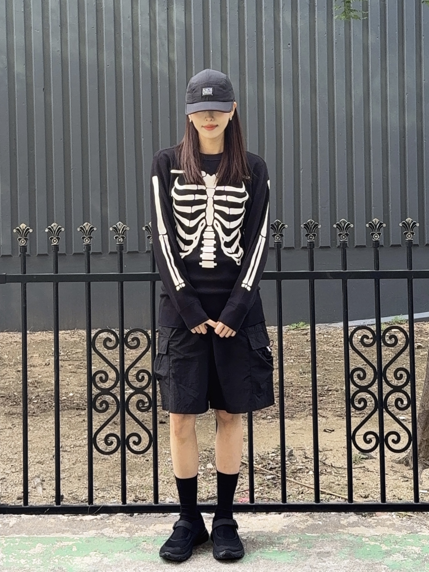 Supreme x Marithe Francois Girbaud Sport Camp Cap Black - 25SS, Supreme Hanes Bones Thermal Crew Black (1 Pack) 착용 스타일 - 3