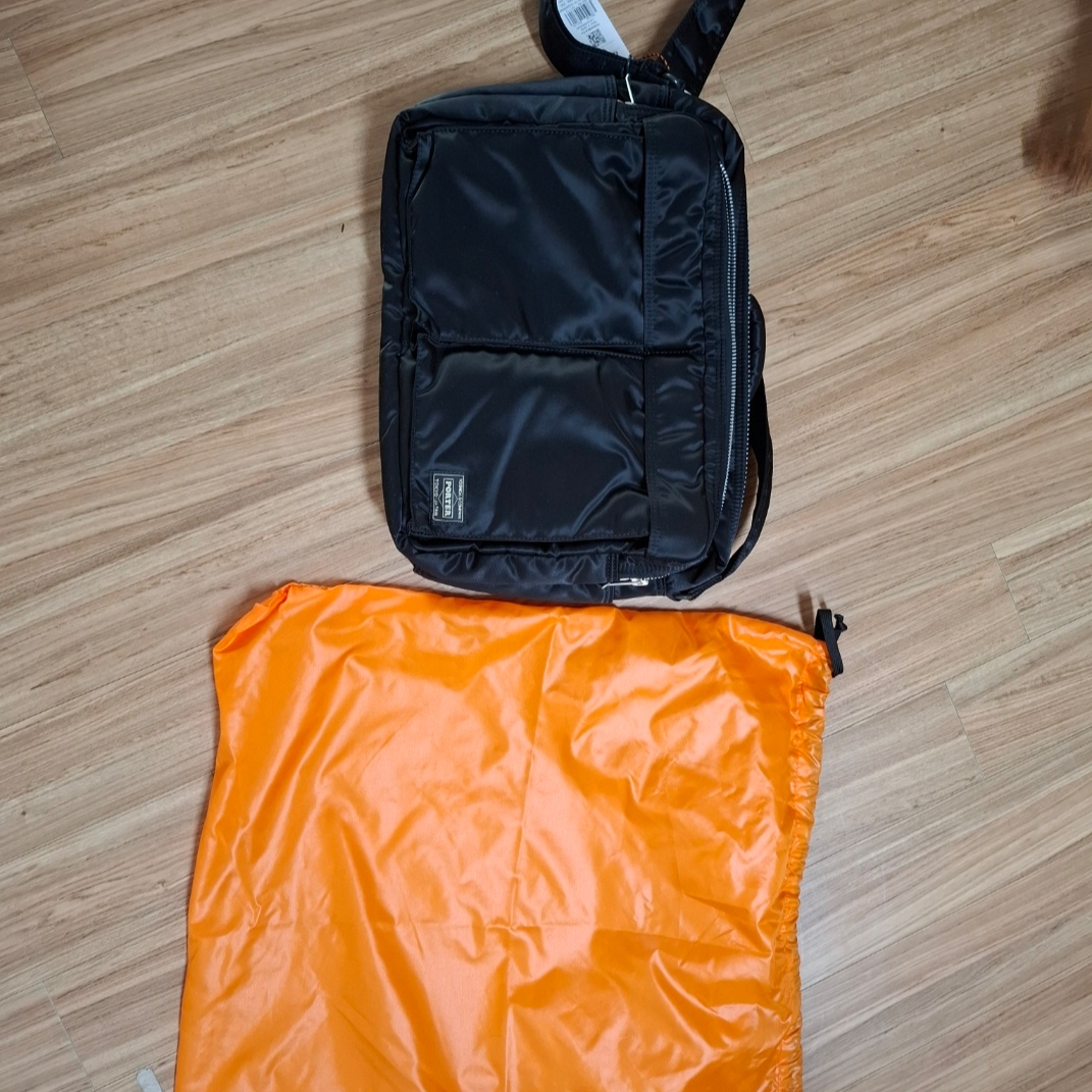 Porter All New Tanker Sling Bag Zip XL Black 착용 스타일