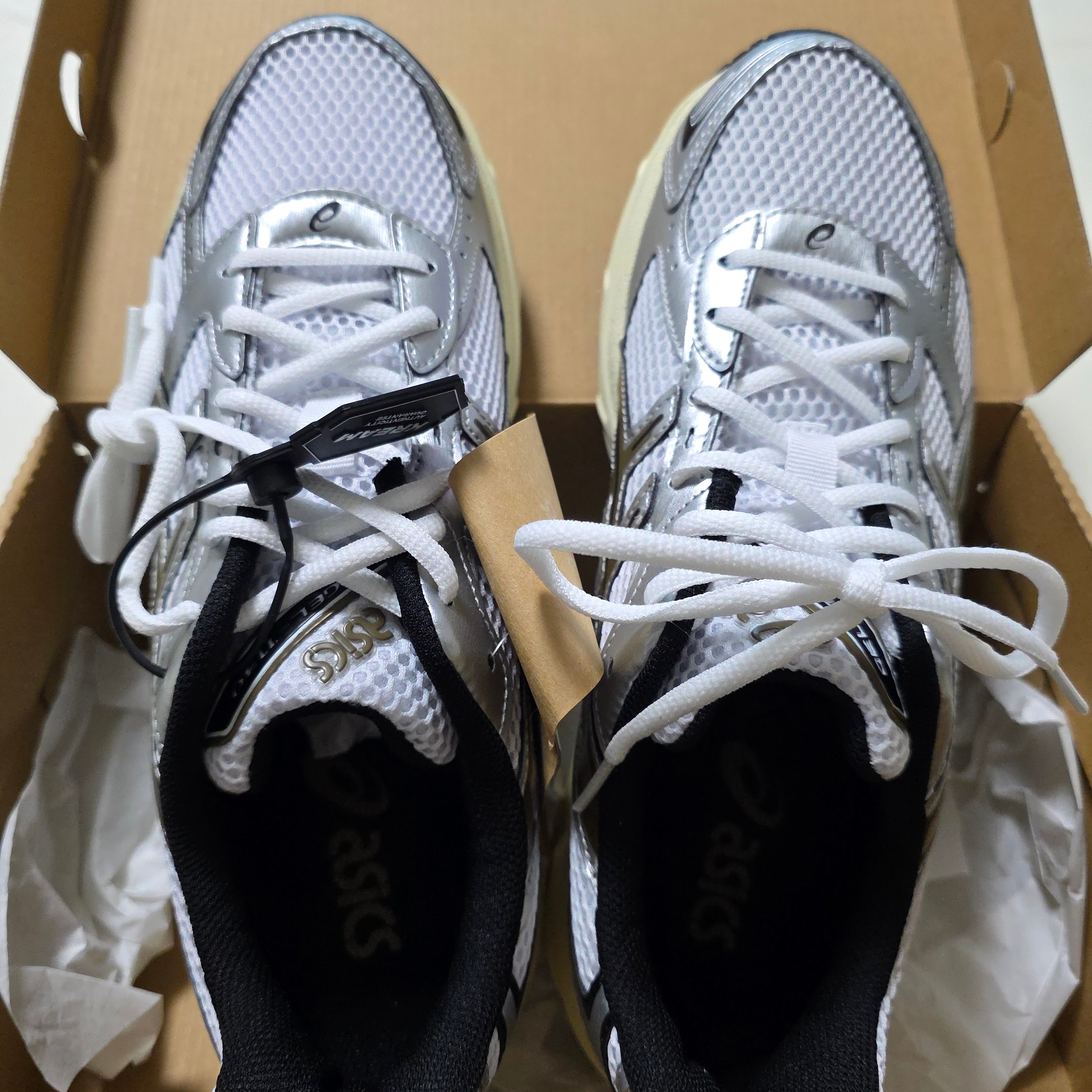 Asics Gel-1130 White Clay Canyon 착용 스타일 - 1