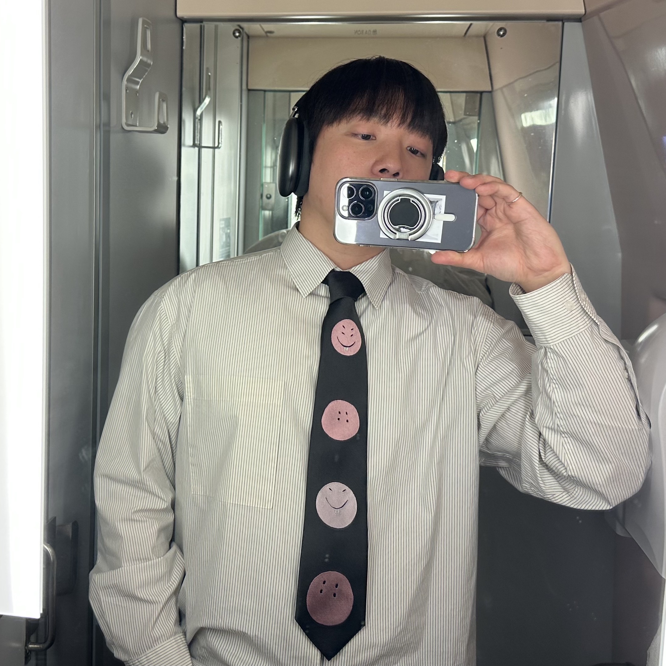 Kapital Silk Twill Jap Tie Black Pink 착용 스타일