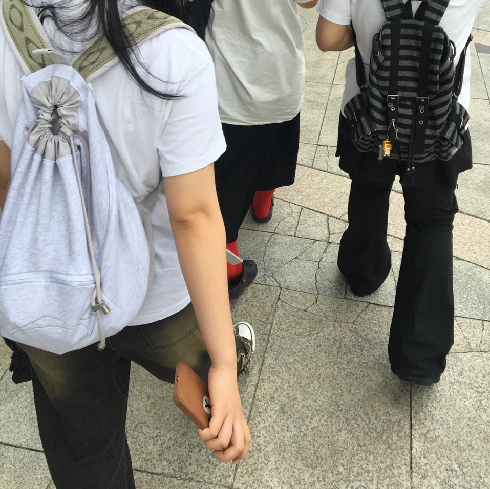 Mischief Drawstring Duffle Bag Light Melange Grey 착용 스타일