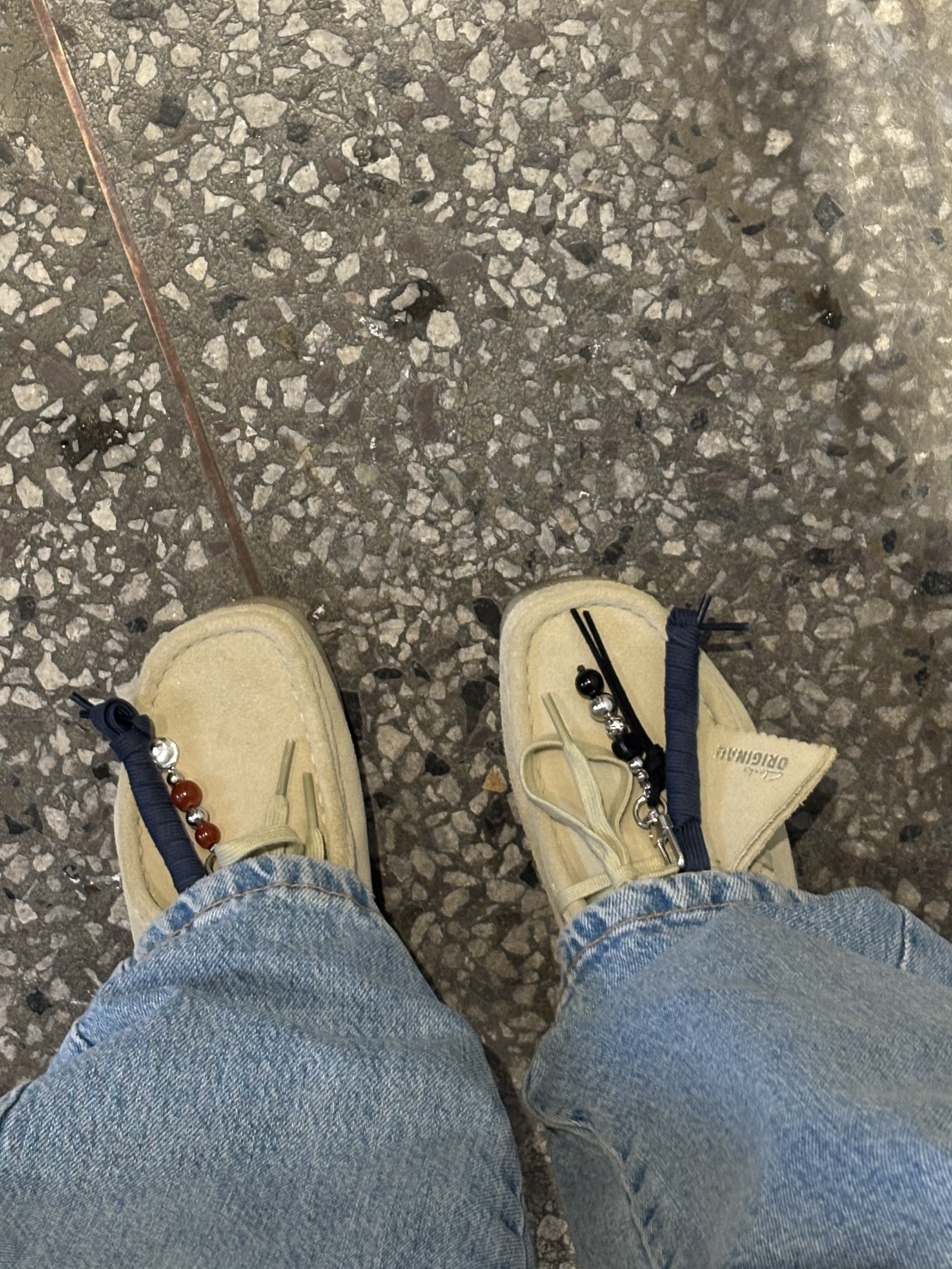 (W) Clarks Wallabee Maple Suede 착용 스타일