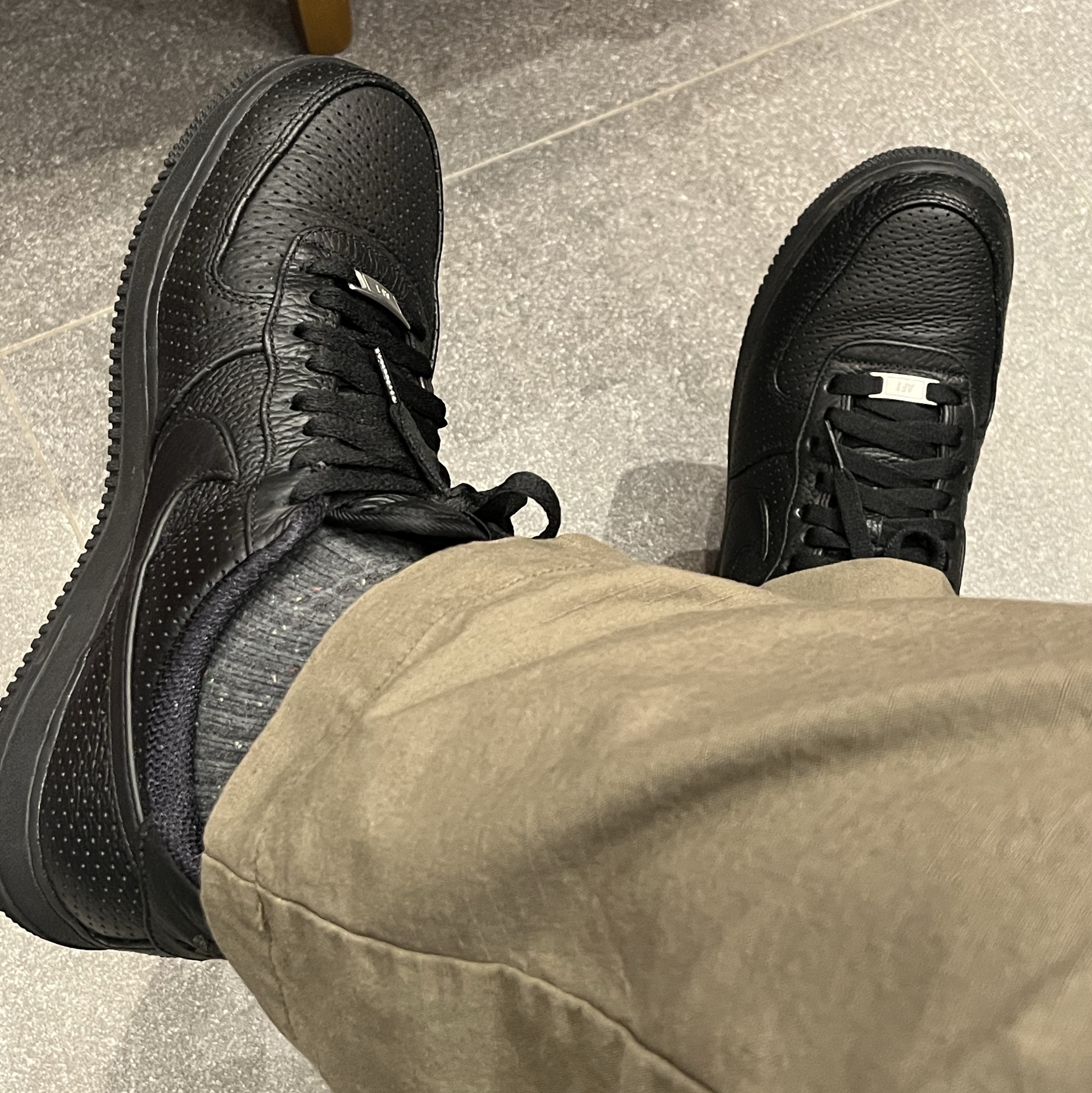 Nike Air Force 1 SP Black 착용 스타일