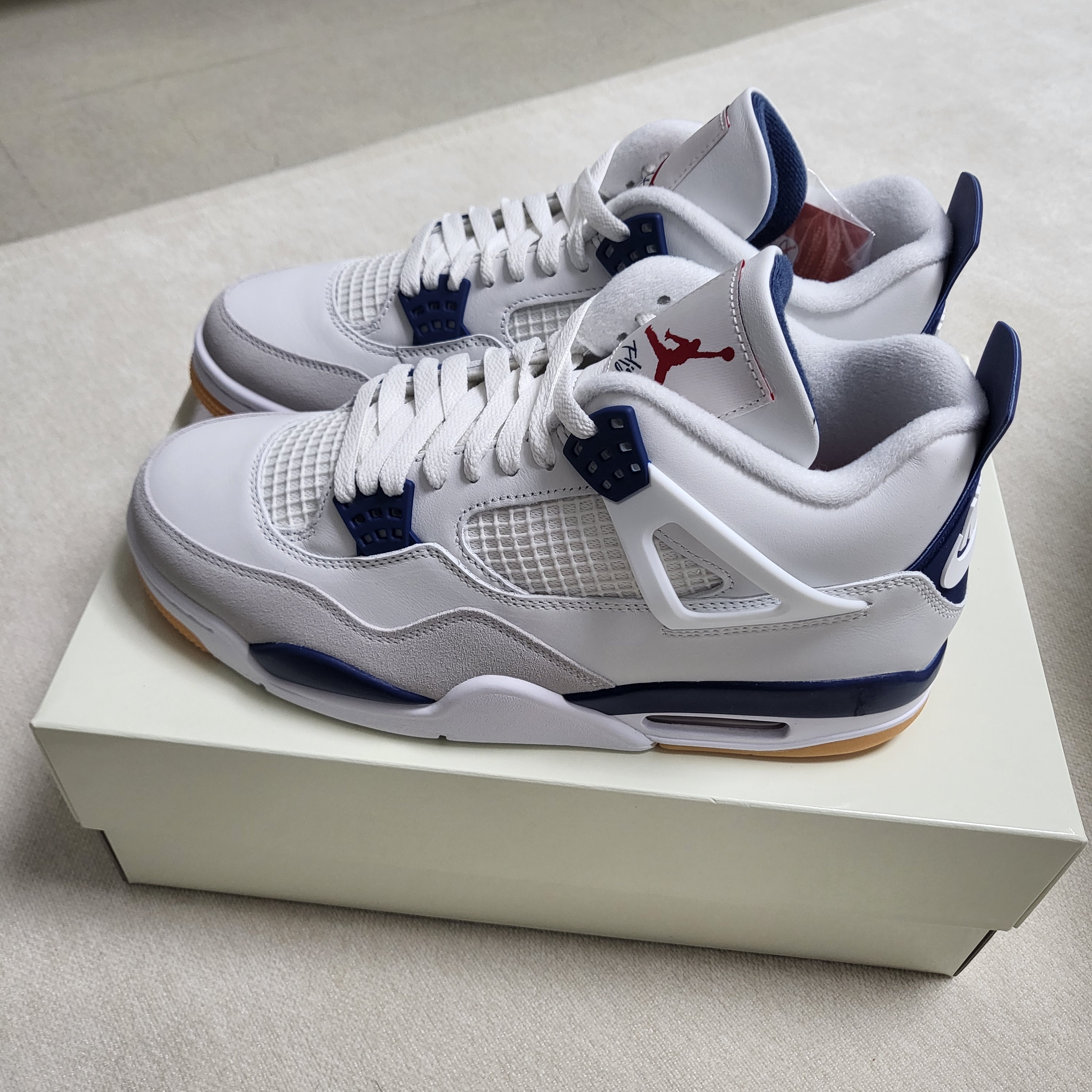 Jordan 4 x Nike SB Retro SP Navy 착용 스타일 - 1