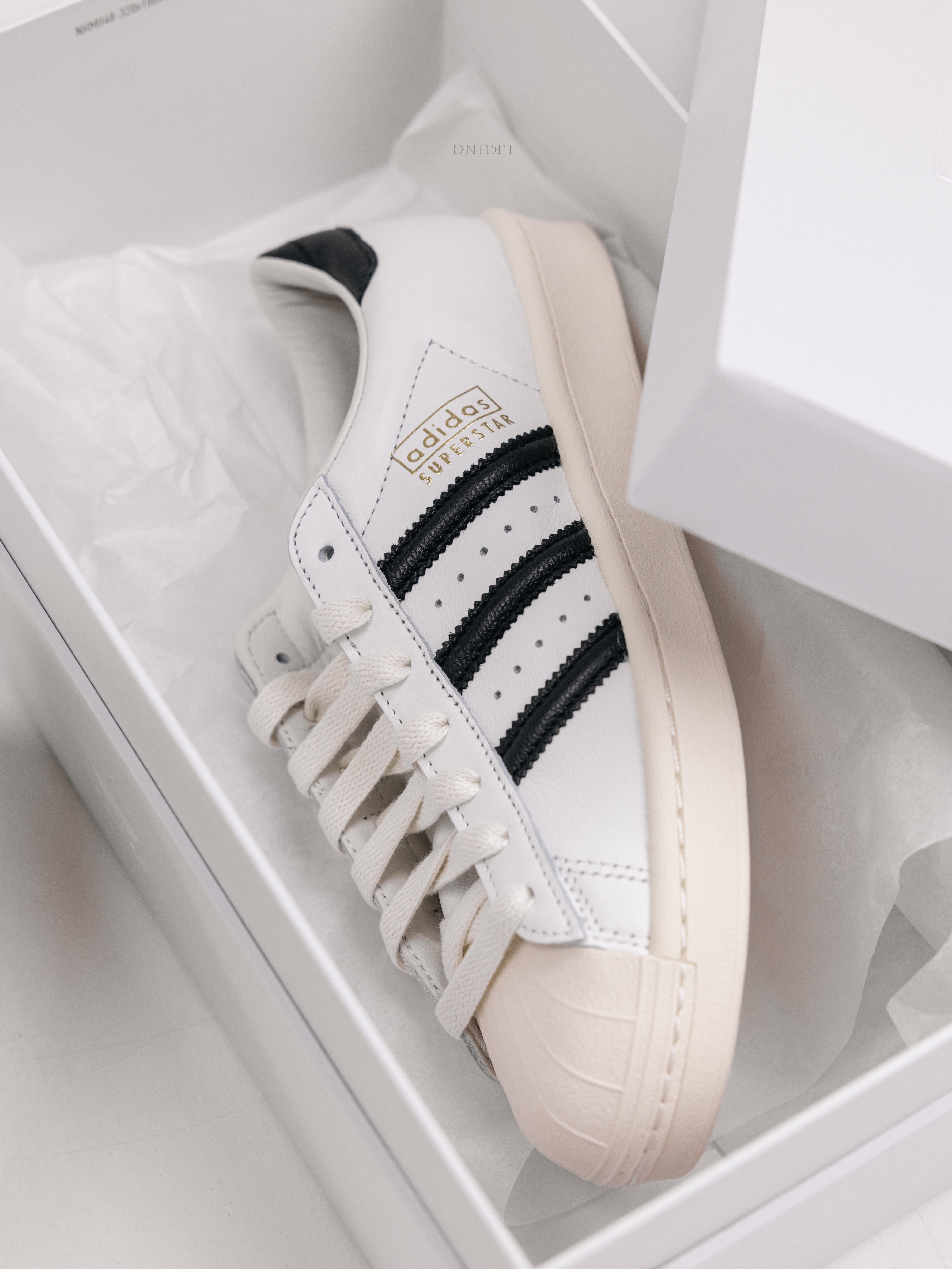 Adidas Superstar Vintage Made in Germany Core White Core Black 착용 스타일 - 3