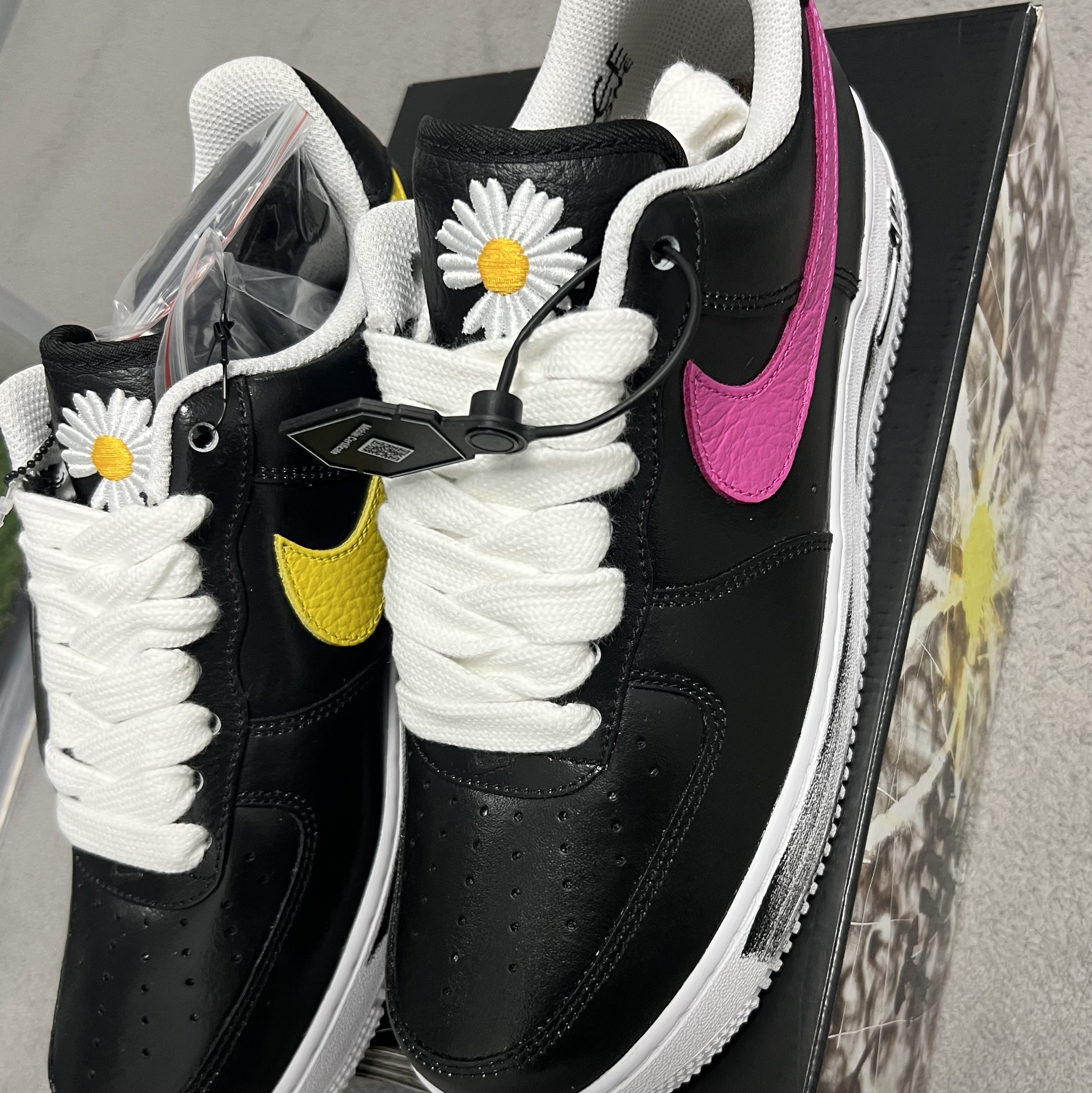 Nike x Peaceminusone Air Force 1 Low Para-Noise 3.0 Black and Multicolor, moif x inapsquare Work Work Work H/S Tee Charcoal 착용 스타일 - 1