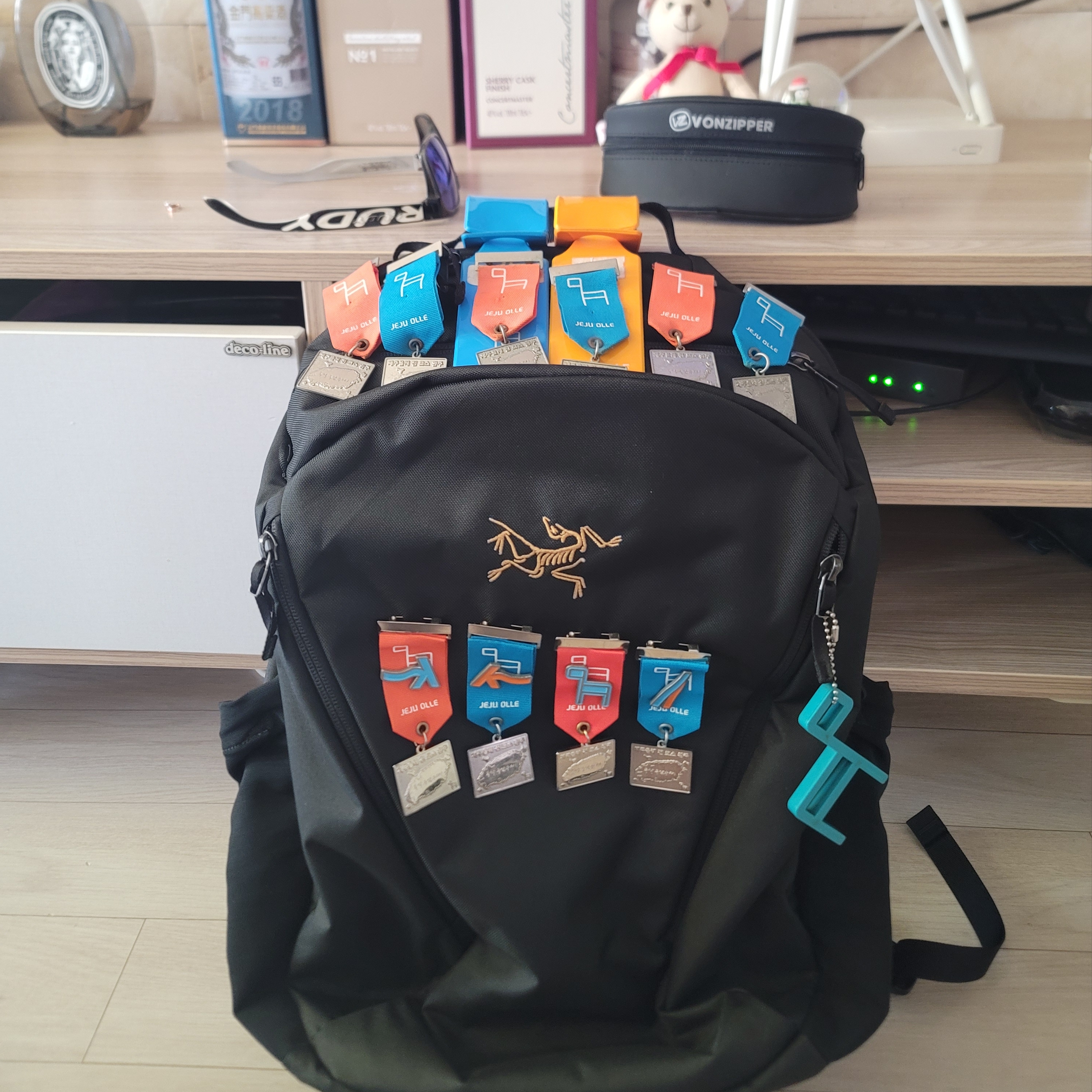 Arc'teryx Mantis 26 Backpack Black 착용 스타일