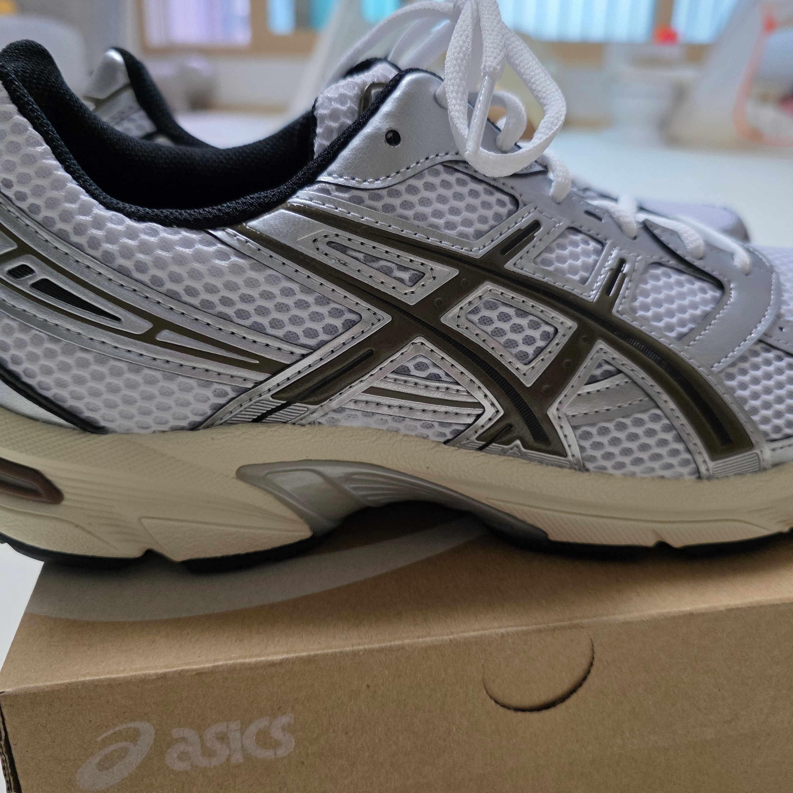Asics Gel-1130 White Clay Canyon 착용 스타일 - 3