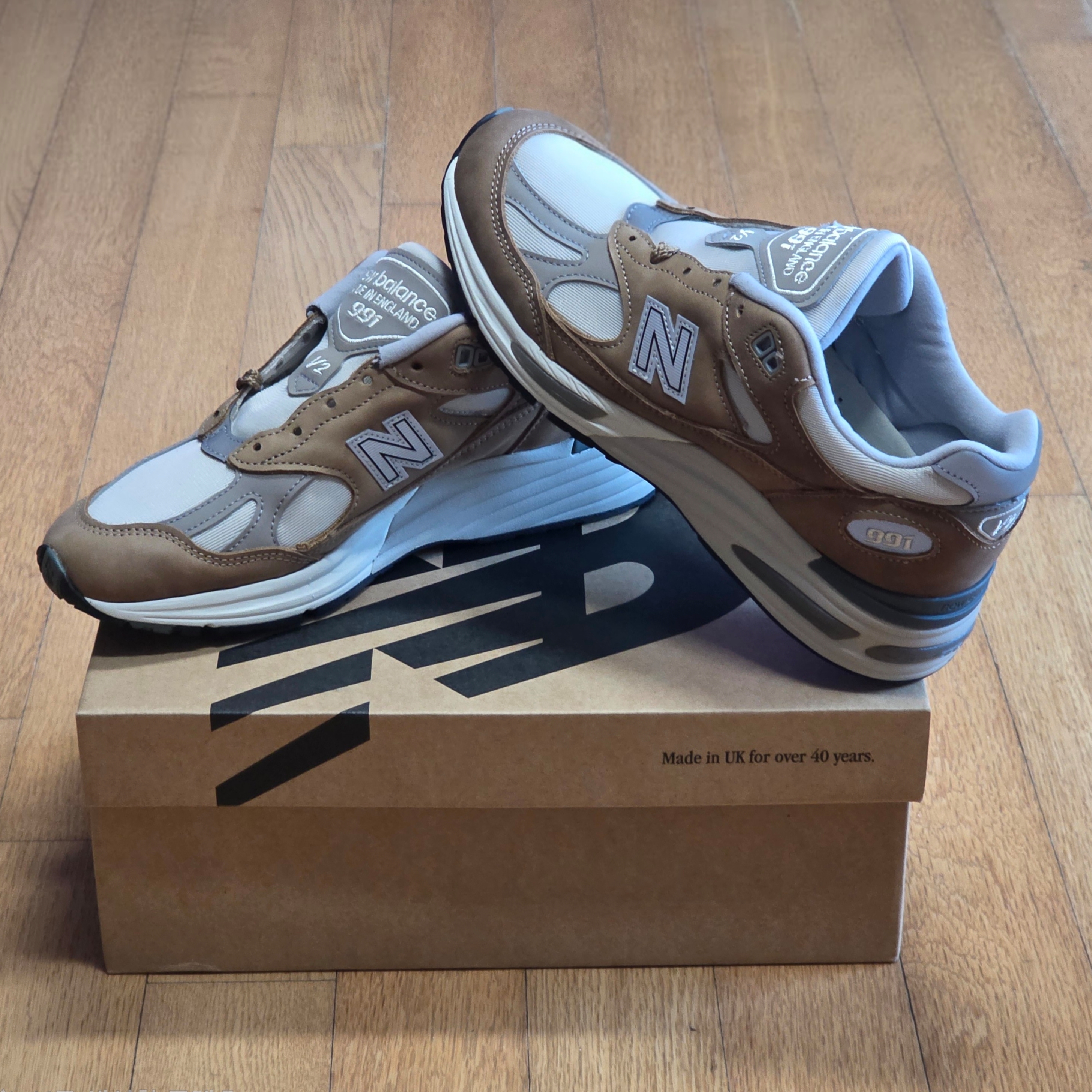 New Balance 991v2 Made in UK Coco Mocca 착용 스타일