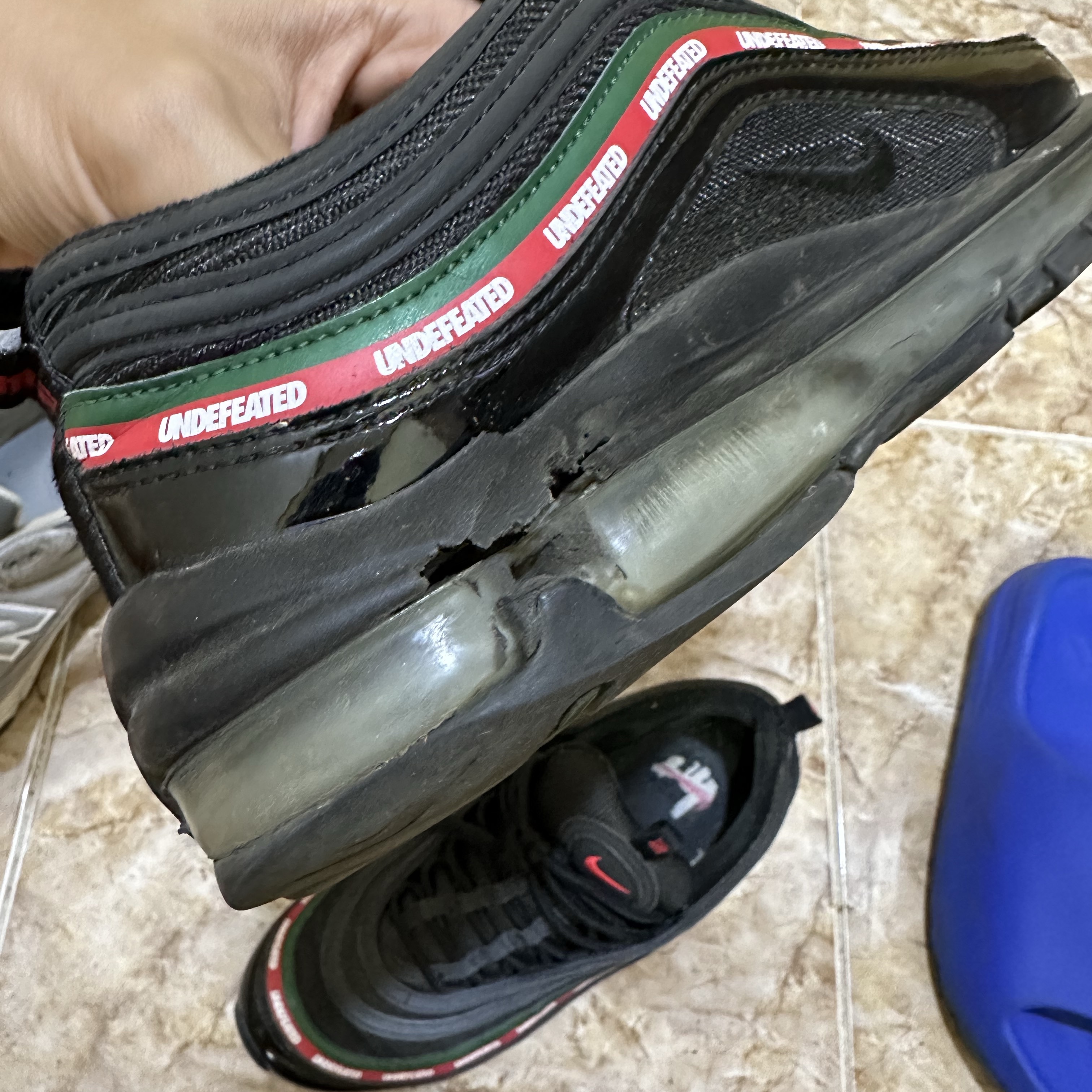 Nike x Undefeated Air Max 97 Black 착용 스타일 - 3