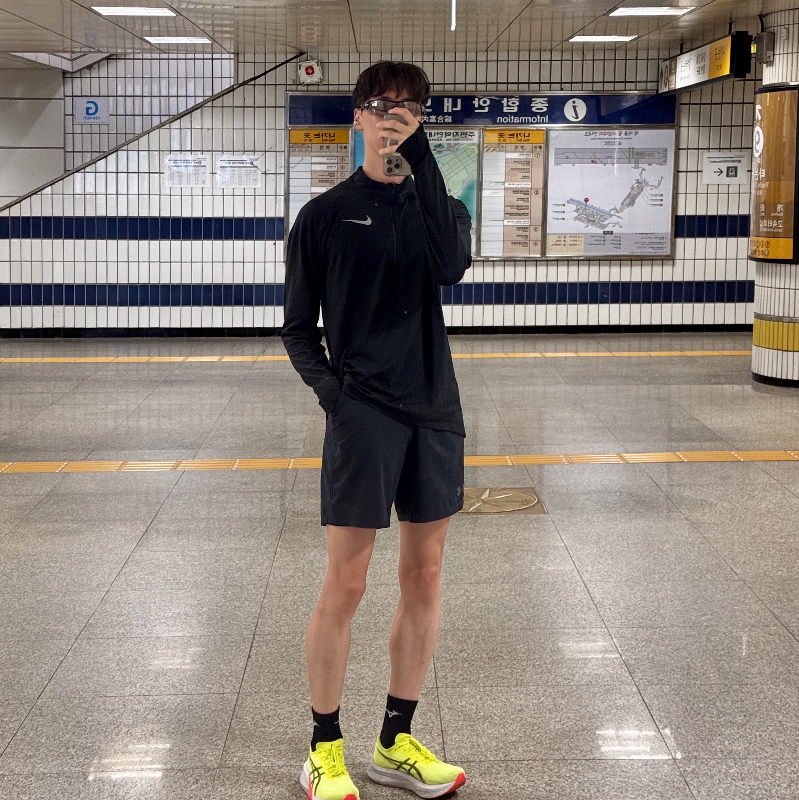 Asics Magic Speed 4 Safety Yellow Black, Oakley RadaLock Path Polished Black Frame Prizm Black Lenses Low Bridge Fit 착용 스타일