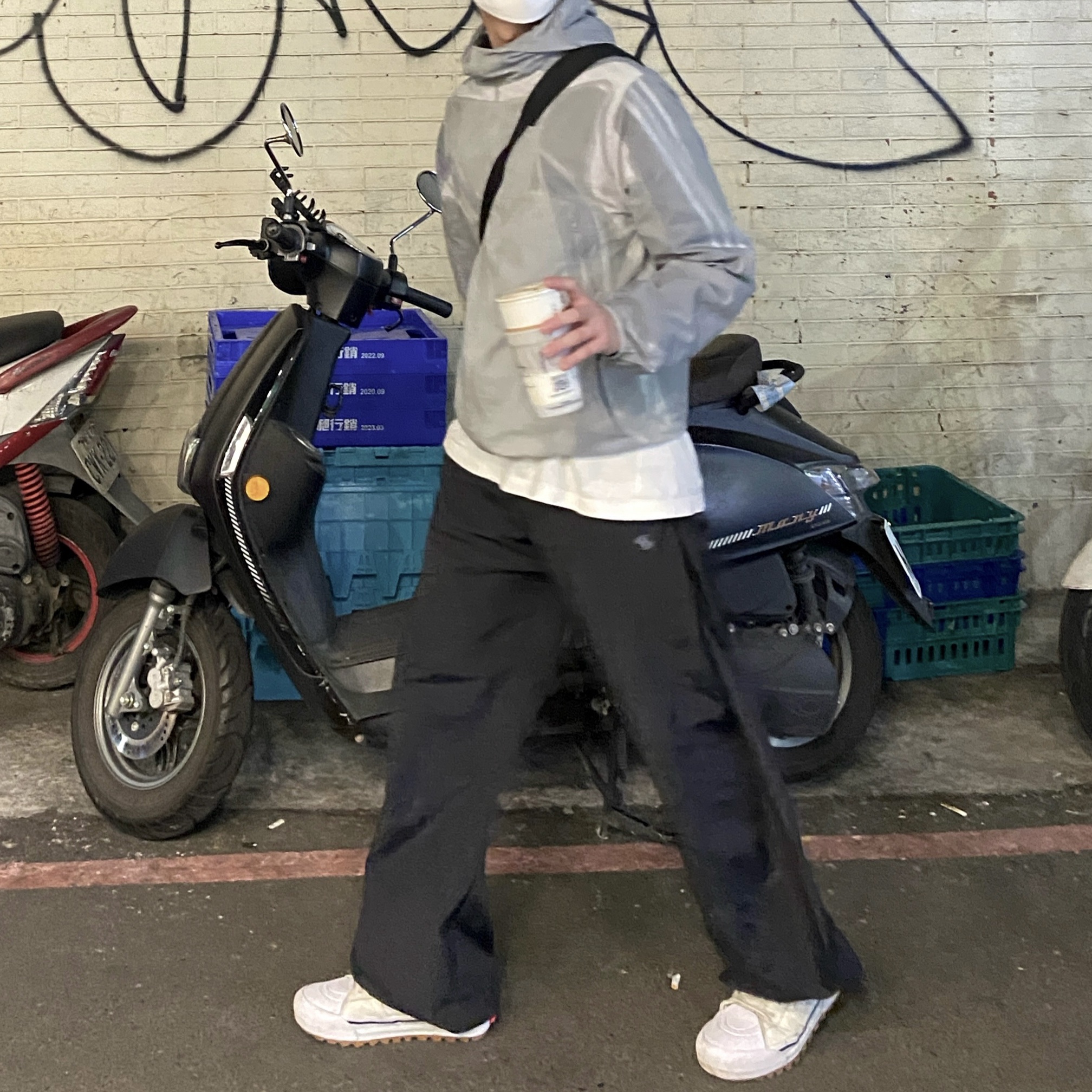 Sansan Gear Sprinter Jacket Light Blue - 23SS, (W) Adidas Adicolor Classic Track Jacket Black - KR Sizing 착용 스타일
