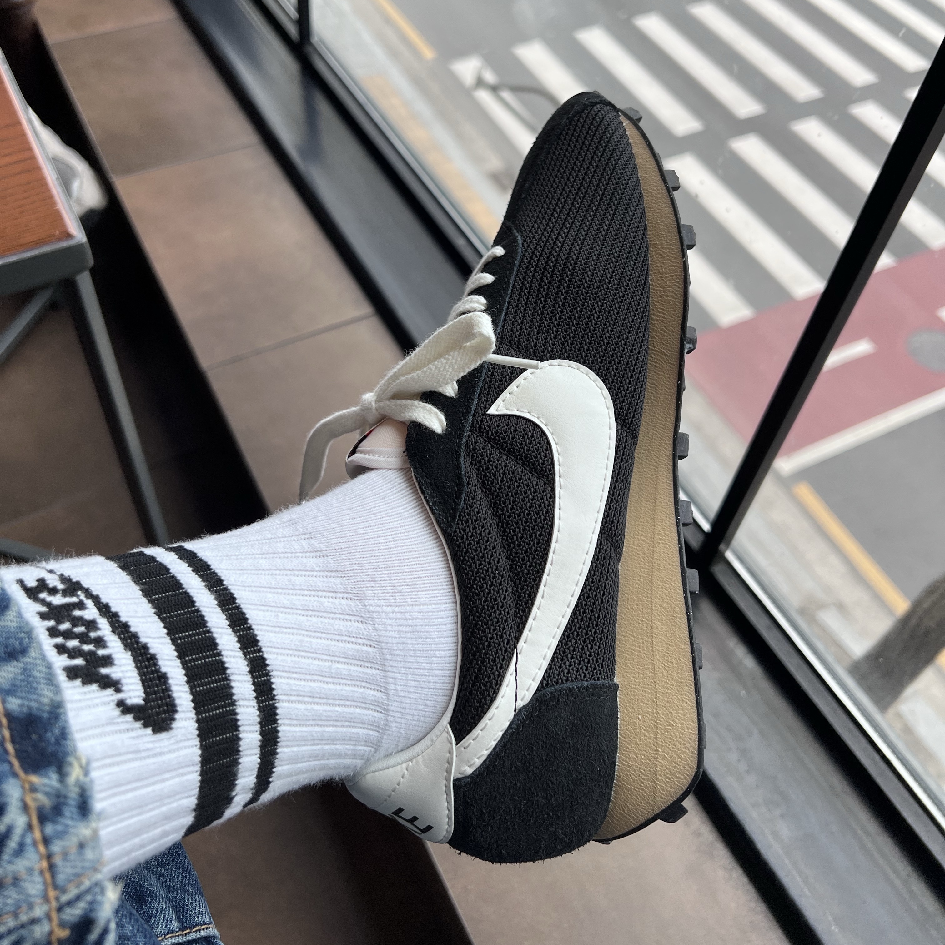 Nike LD-1000 SP Black and Sail 착용 스타일