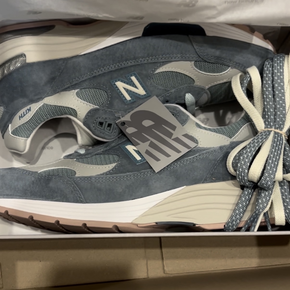 New Balance x Kith 992 Made in USA Aegean Blue Oyster 착용 스타일