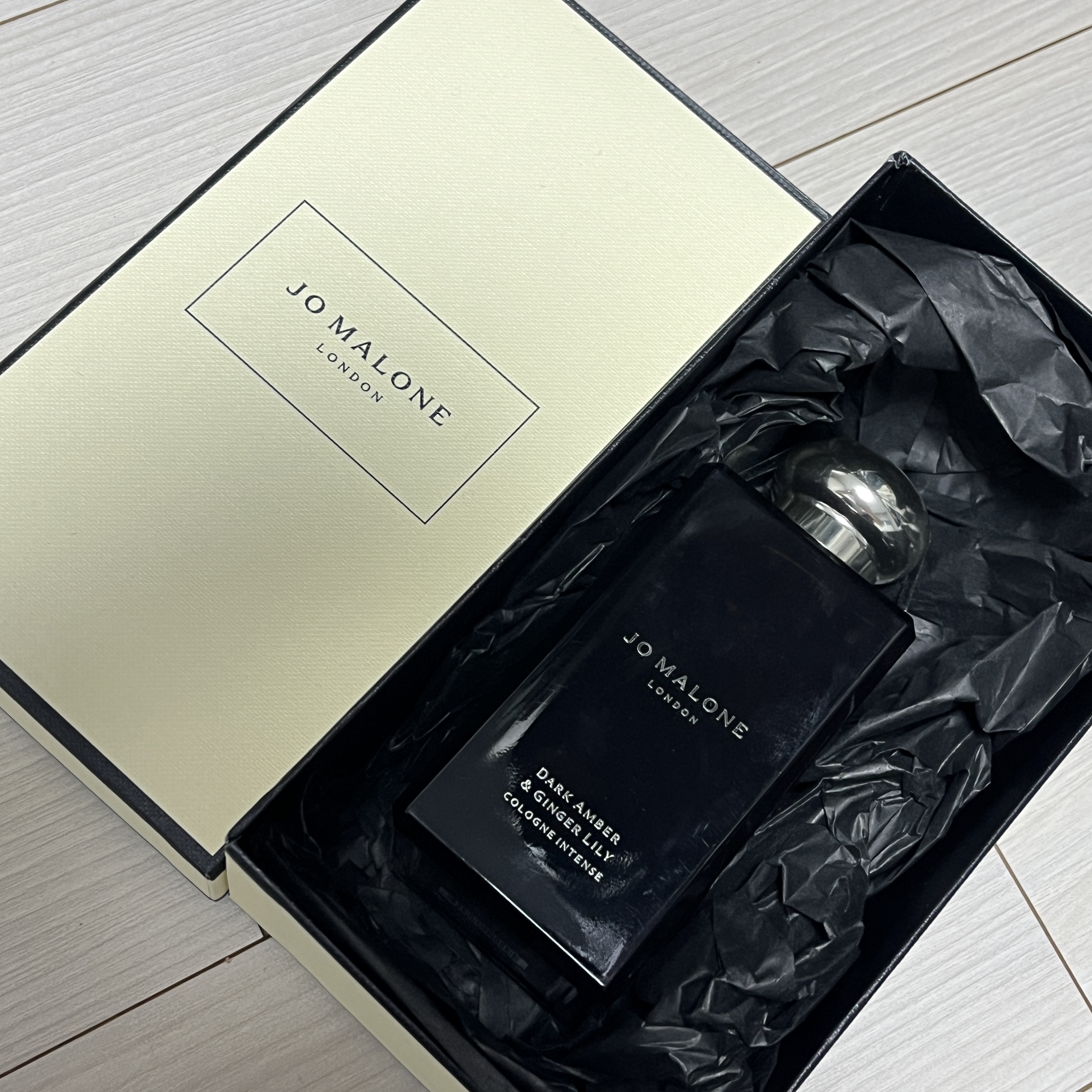 Jo Malone Dark Amber & Ginger Lily Cologne Intense 100ml 착용 스타일