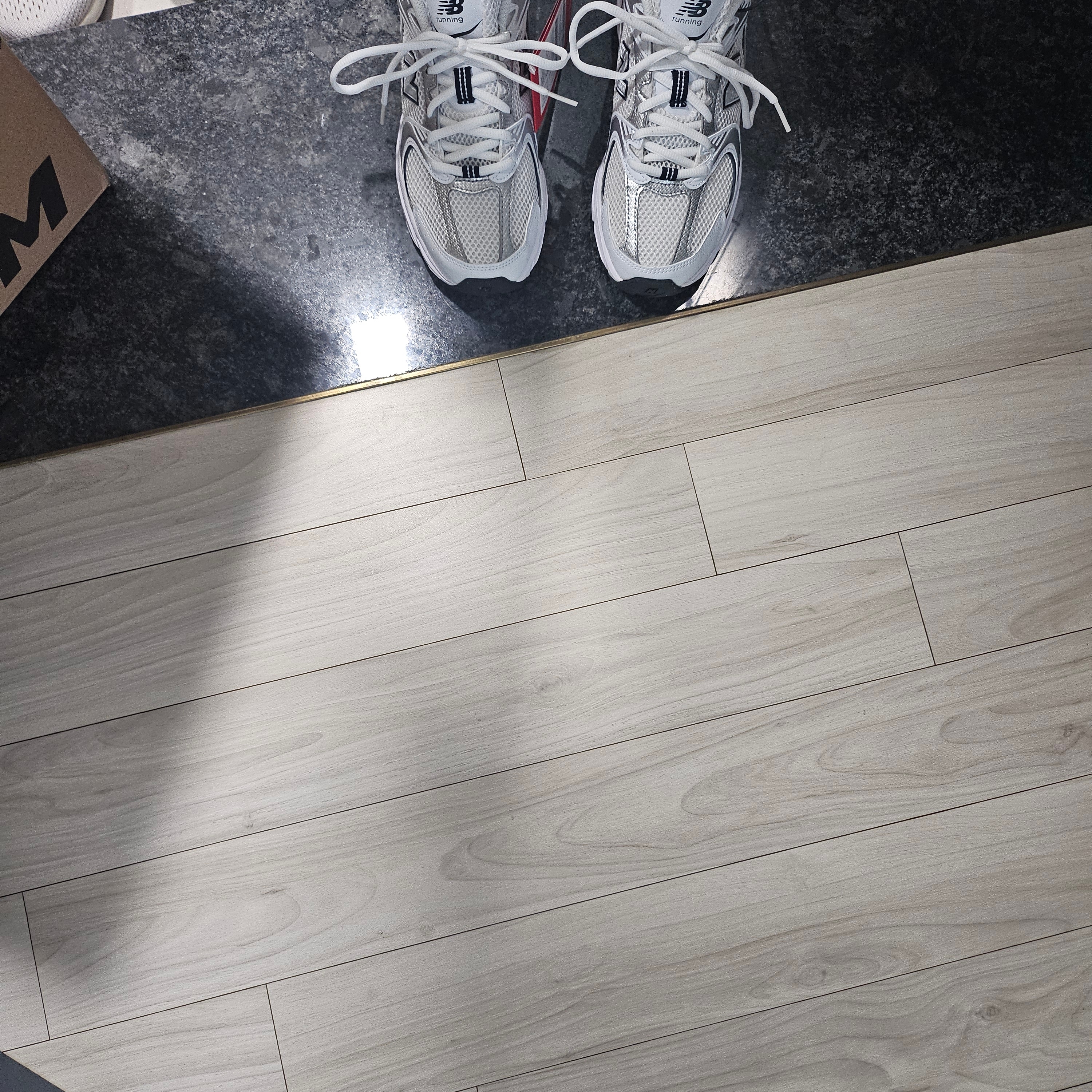 New Balance 530 White 착용 스타일
