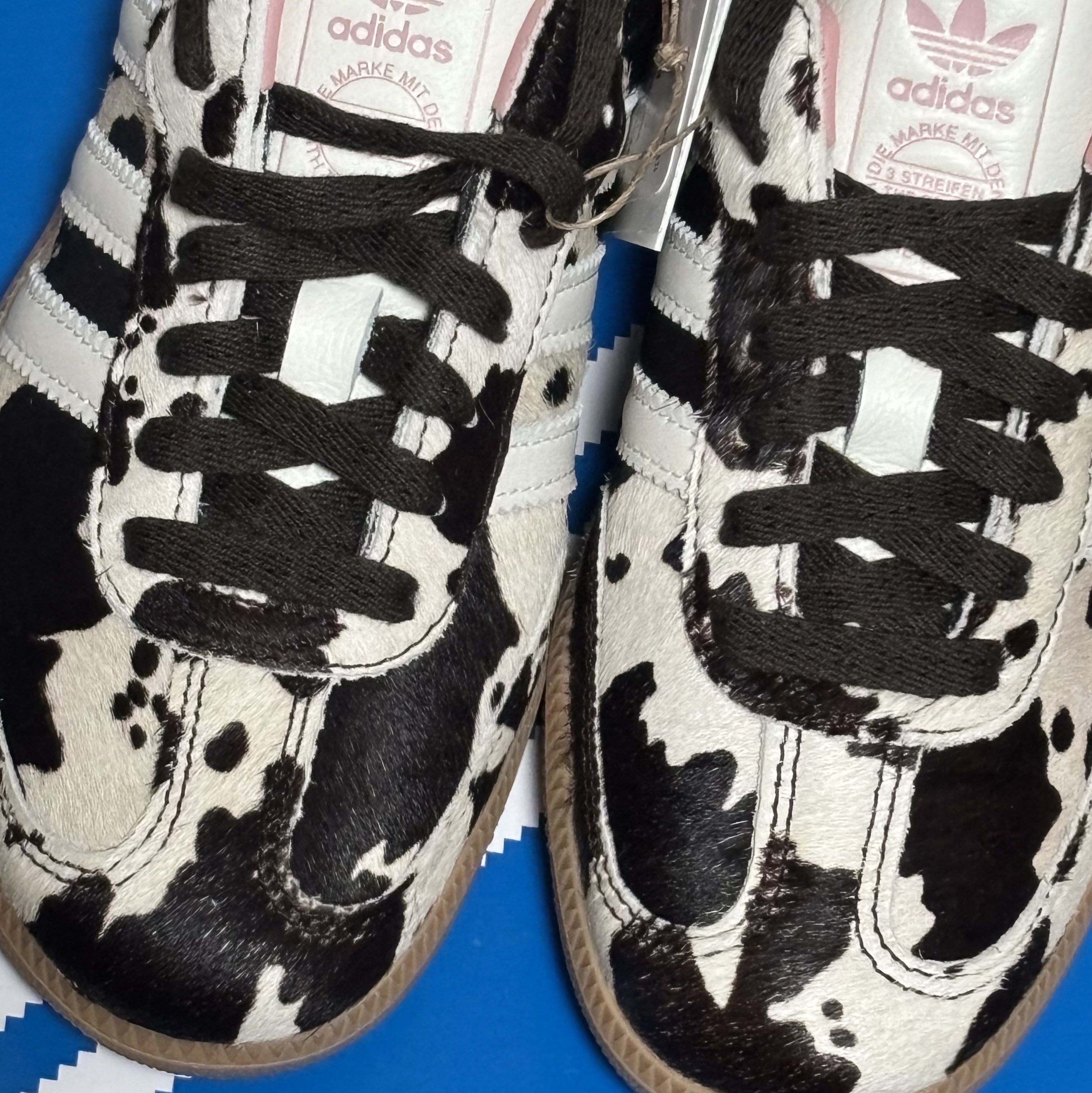 (W) Adidas Samba OG Cow Print 착용 스타일