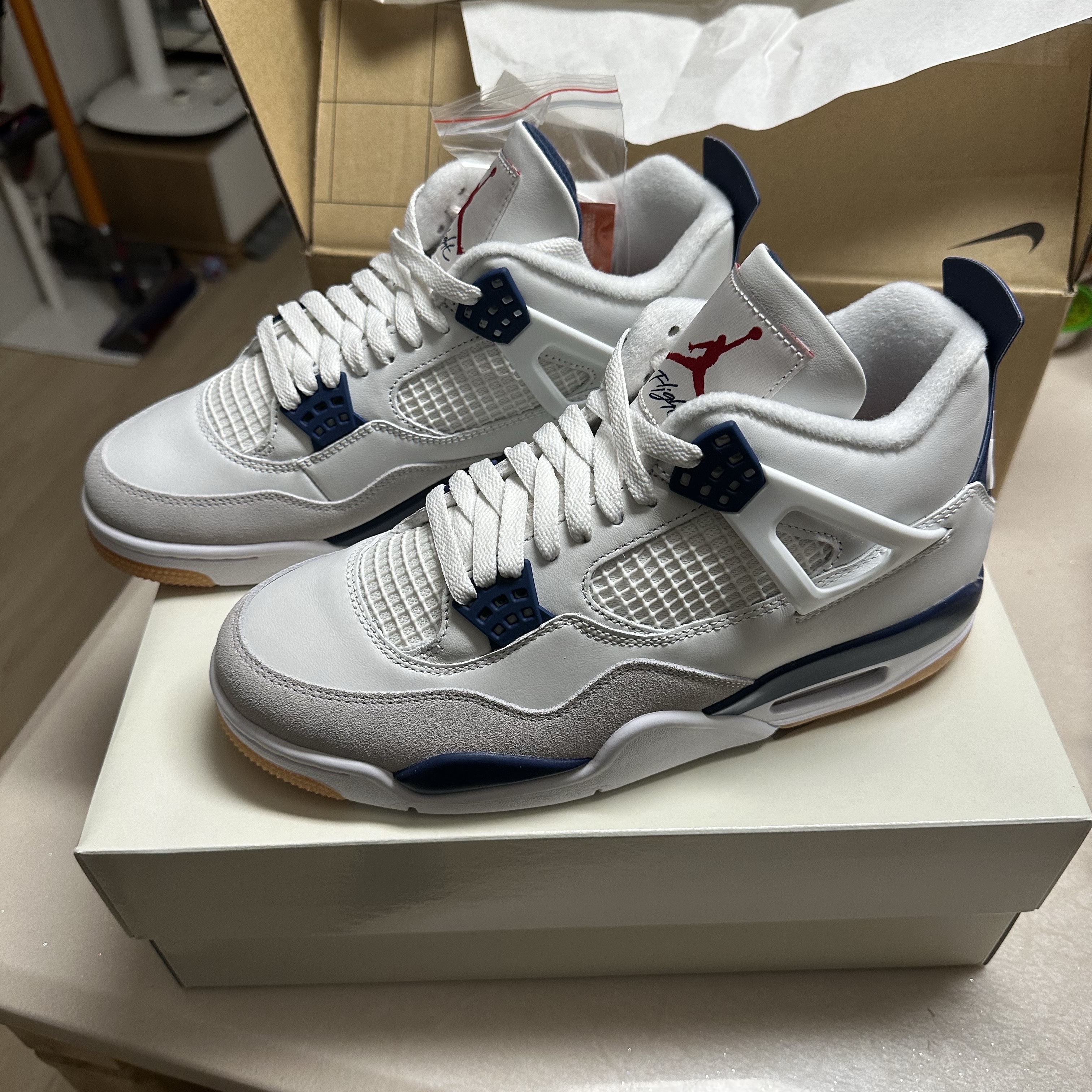 Jordan 4 x Nike SB Retro SP Navy 착용 스타일 - 4