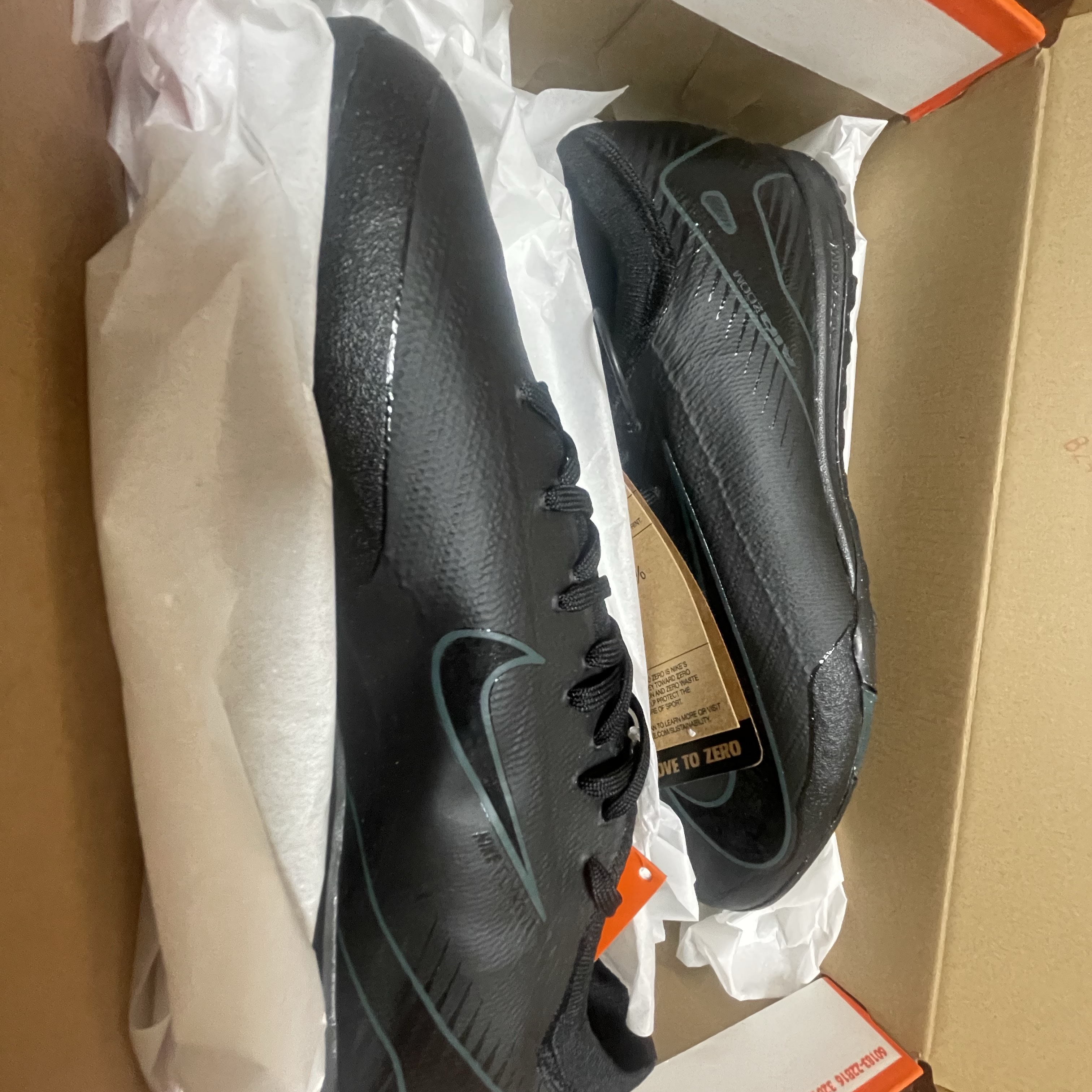 Nike Mercurial Vapor 16 Pro TF Black Deep Jungle 착용 스타일