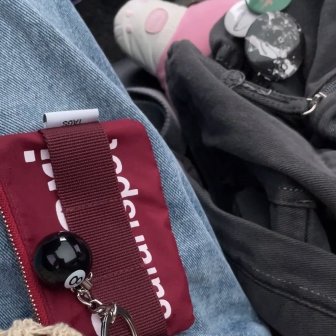 Safarispot Basic Safari Keyring Card Wallet Burgundy, Stussy 8 Ball Keychain Black 착용 스타일 - 2