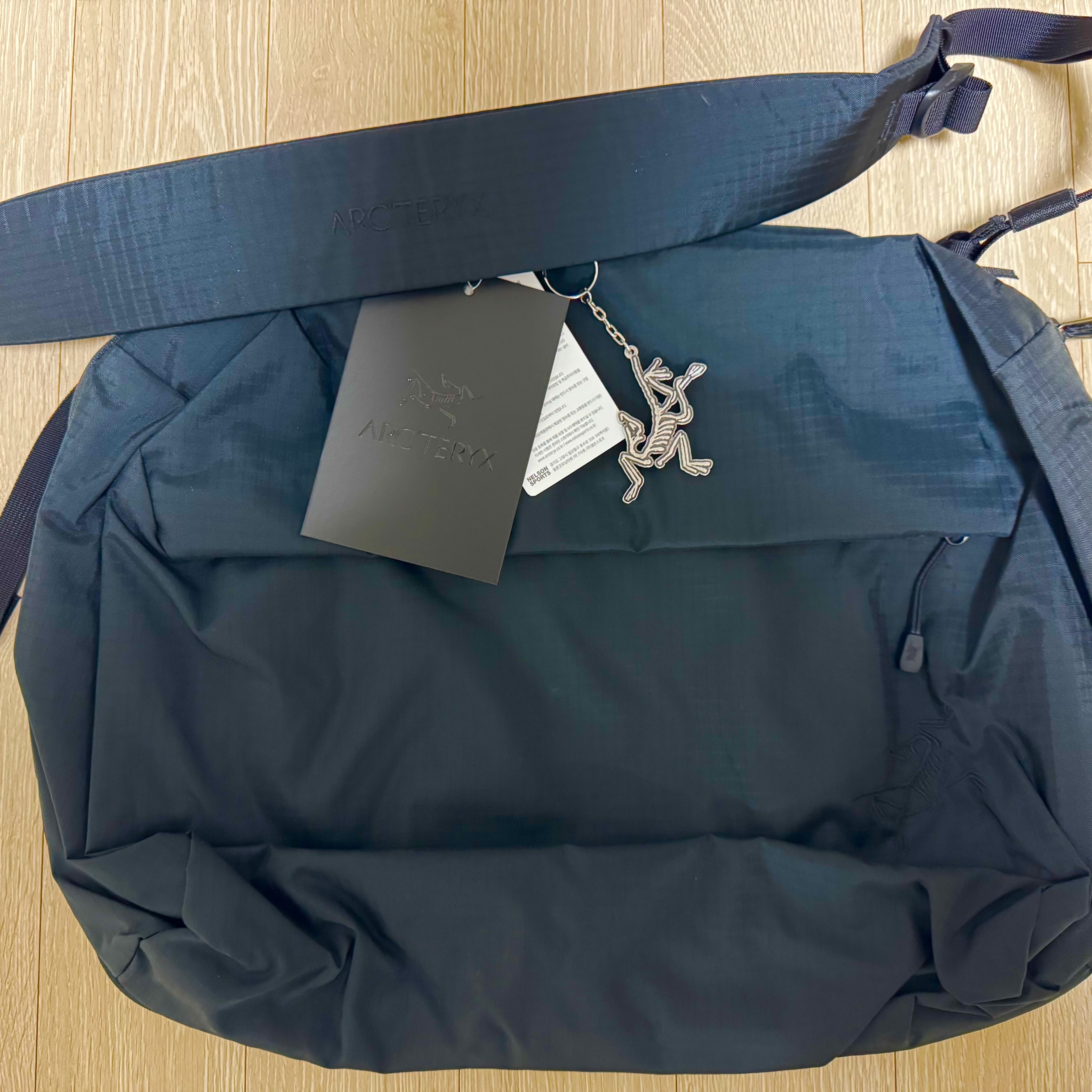 Arc'teryx Ion Gear Organizer Black, Arc'teryx Keyring Metal 착용 스타일