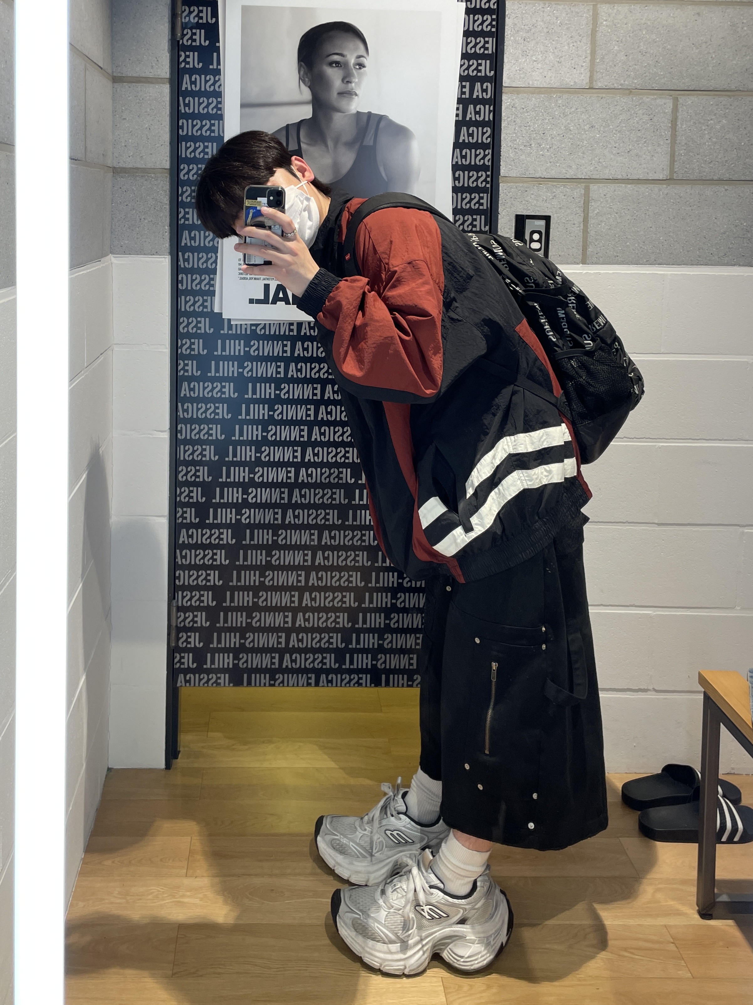 Nos Couleurs x Koin Rivet Carpenter Shorts Black, Balenciaga 10XL Sneakers White Grey Silver Black 착용 스타일