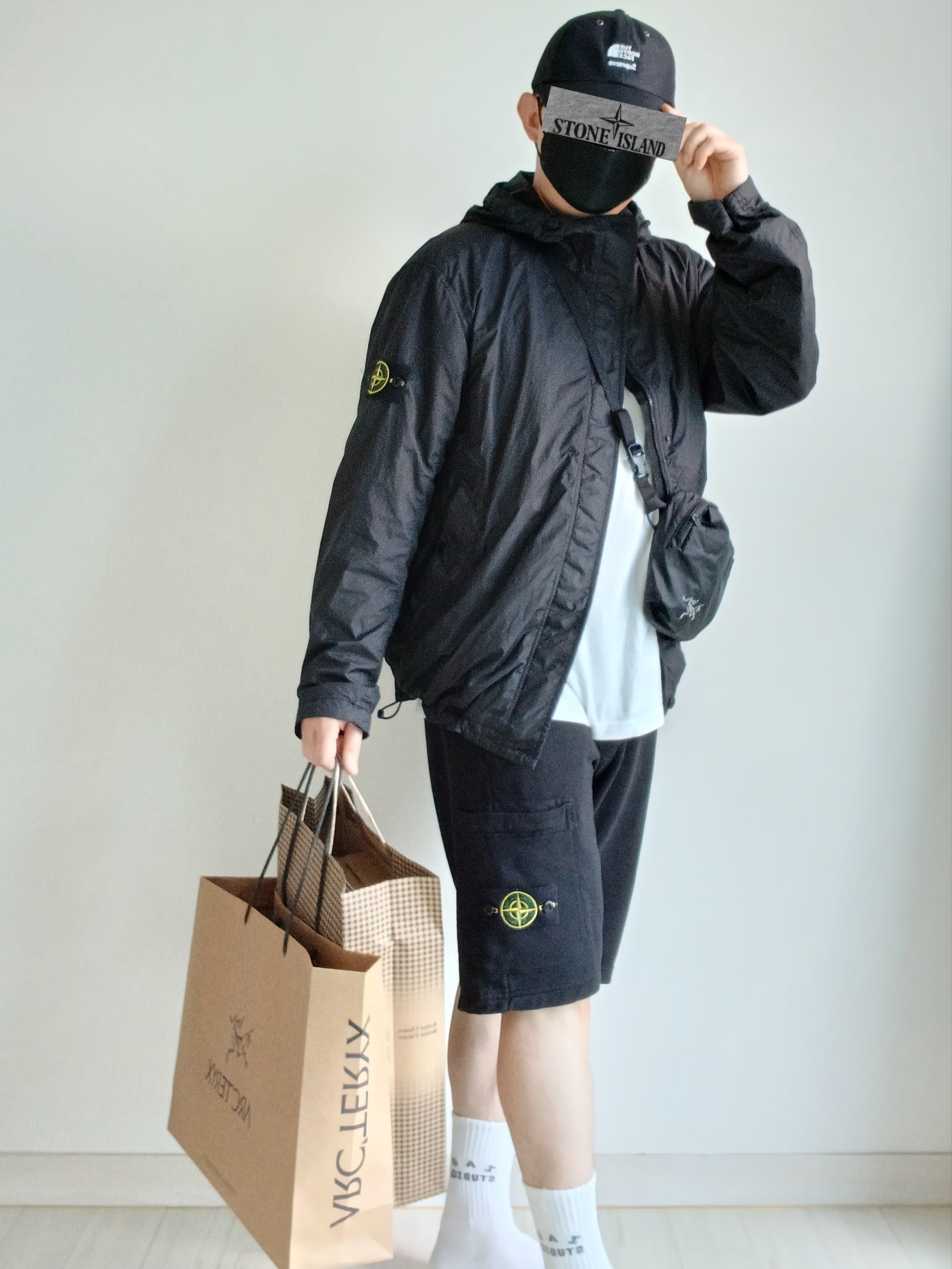 Supreme x The North Face Split 6-Panel Black - 24SS, Stone Island S0A23 Crinkle Reps R-NY Wind Resistant Anti-Drop Hooded Jacket - 25SS 착용 스타일 - 2