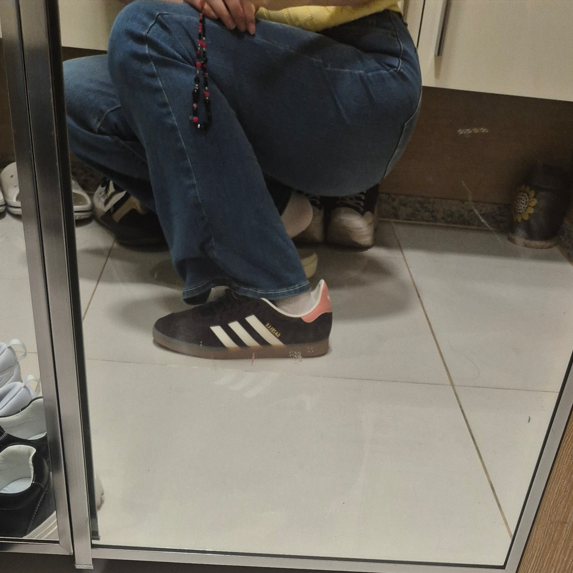 (W) Adidas Gazelle Shadow Brown 착용 스타일