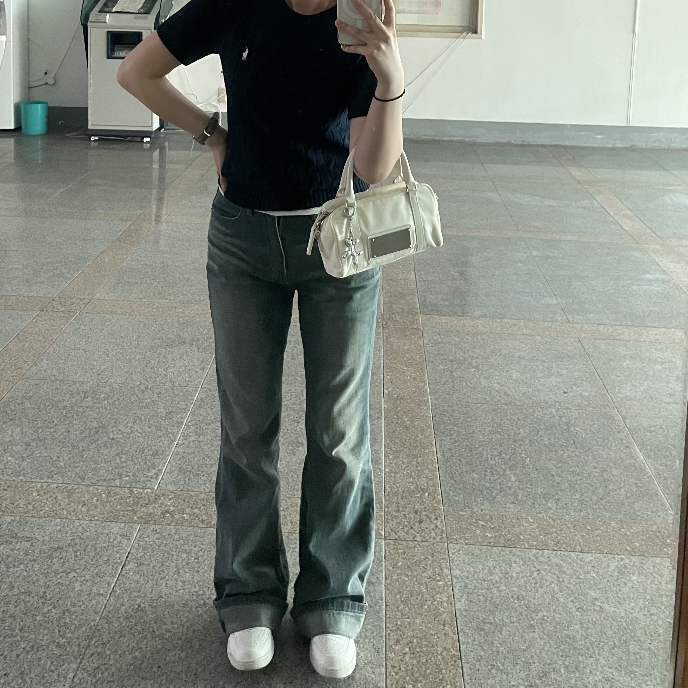 Nike x Supreme Air Force 1 Low White, Matin Kim Baby Sporty Tote Bag Ivory 착용 스타일