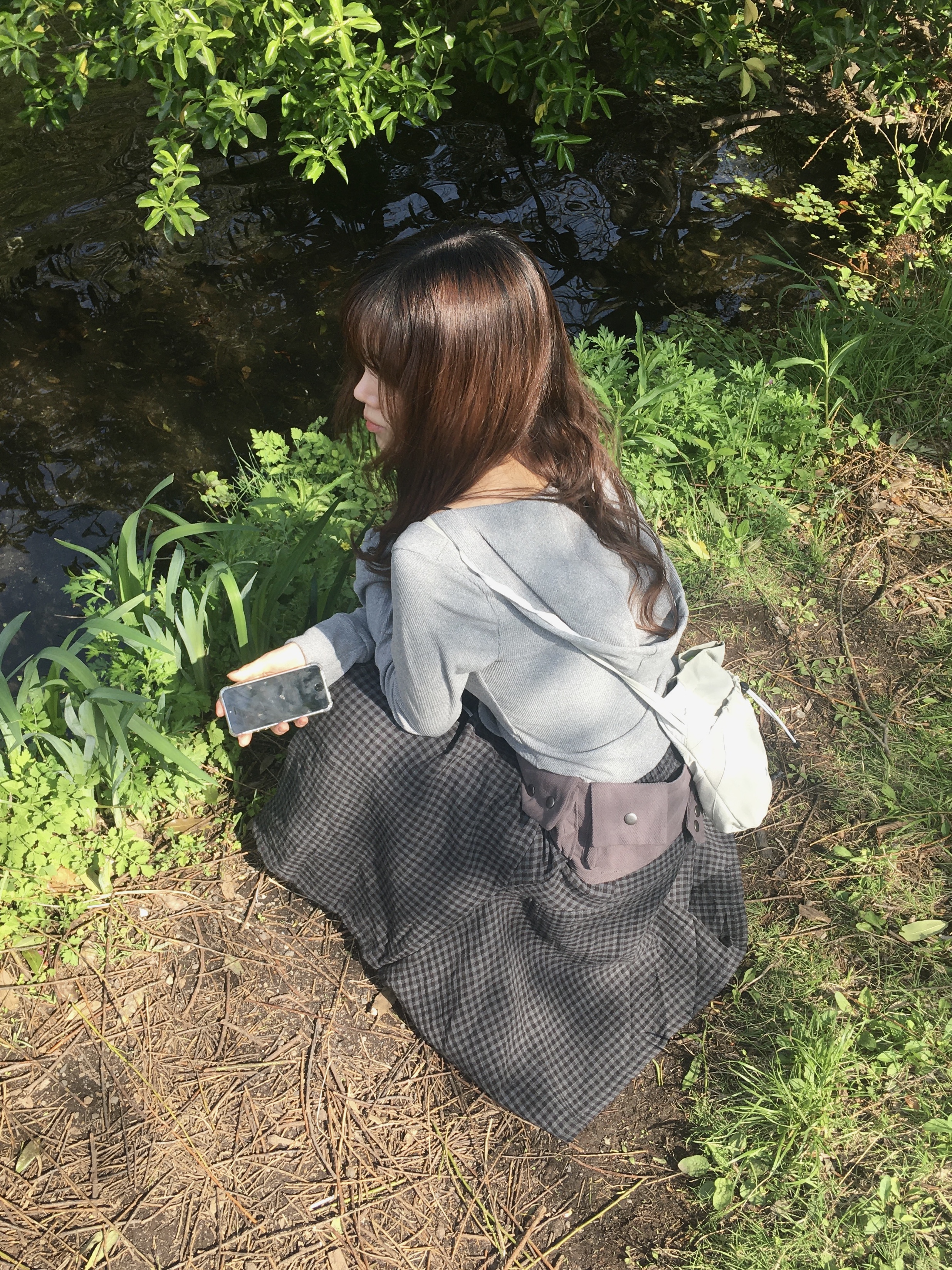 Sansan Gear Cross Bag Warm Grey - 24SS 착용 스타일 - 1