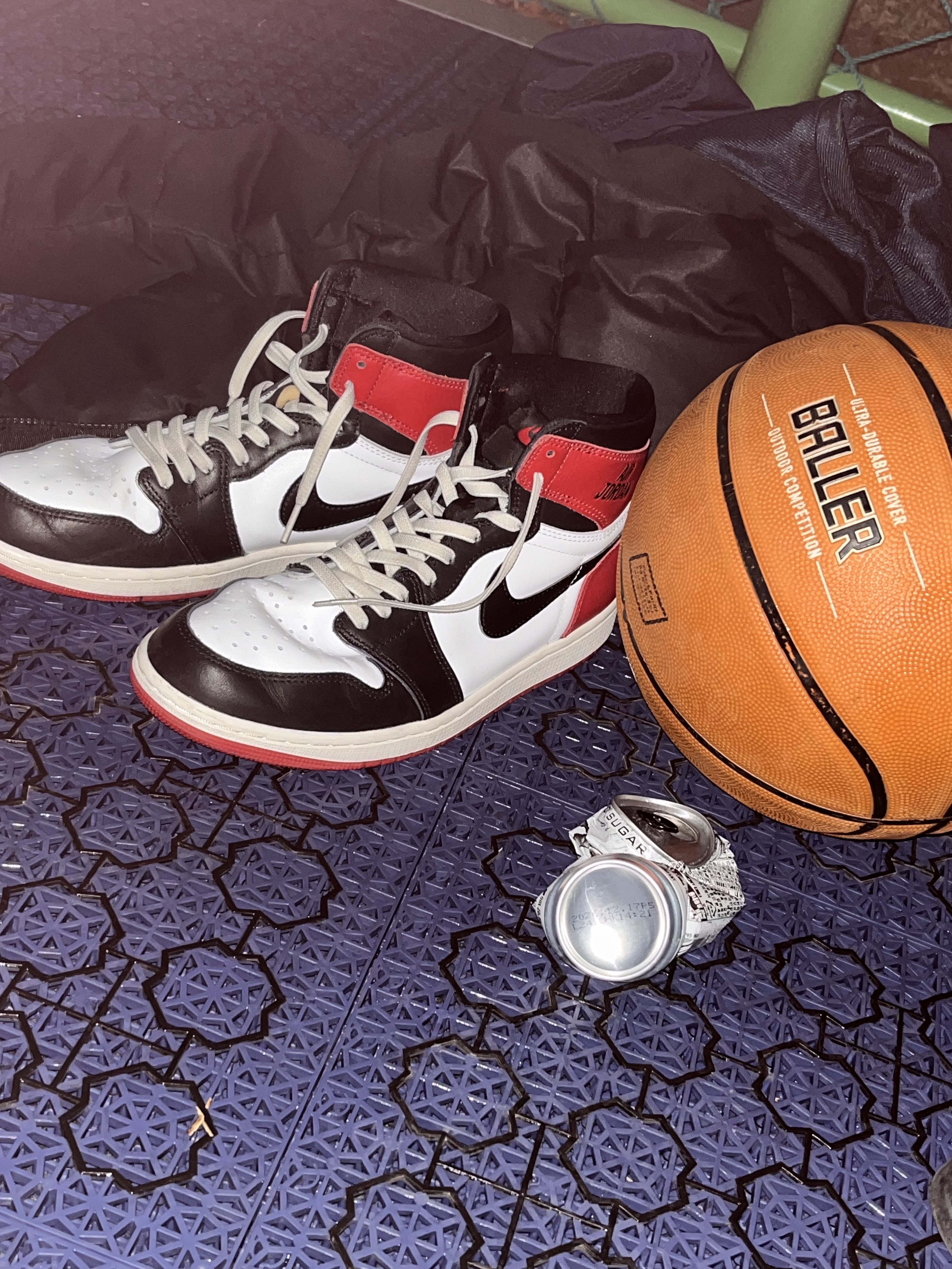 Jordan 1 Retro High OG Black Toe, Jordan 4 Retro OG Fire Red 2020 착용 스타일 - 4