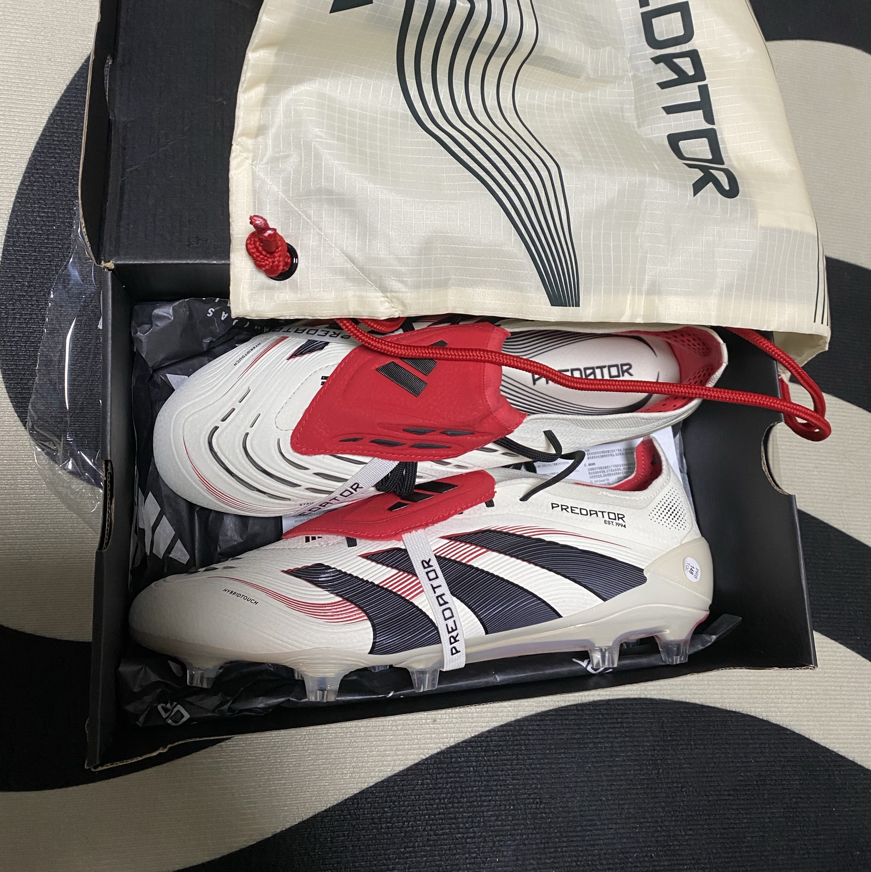 Adidas Predator Elite Foldover Tongue FG Off White Core Black 착용 스타일 - 2