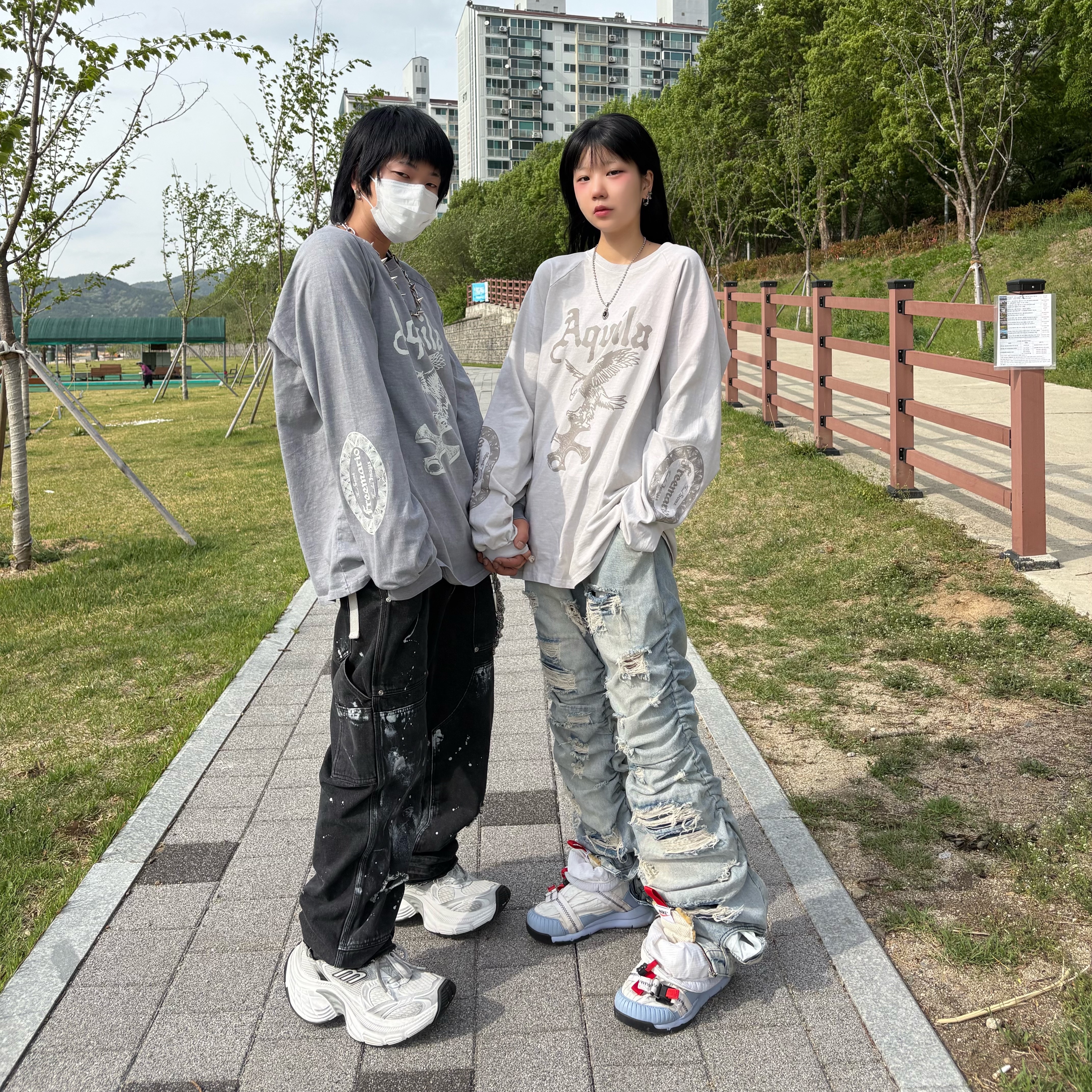 Balenciaga 10XL Sneakers White Grey Silver Black, Nike x Tom Sachs Mars Yard Overshoe 3.0 착용 스타일 - 1