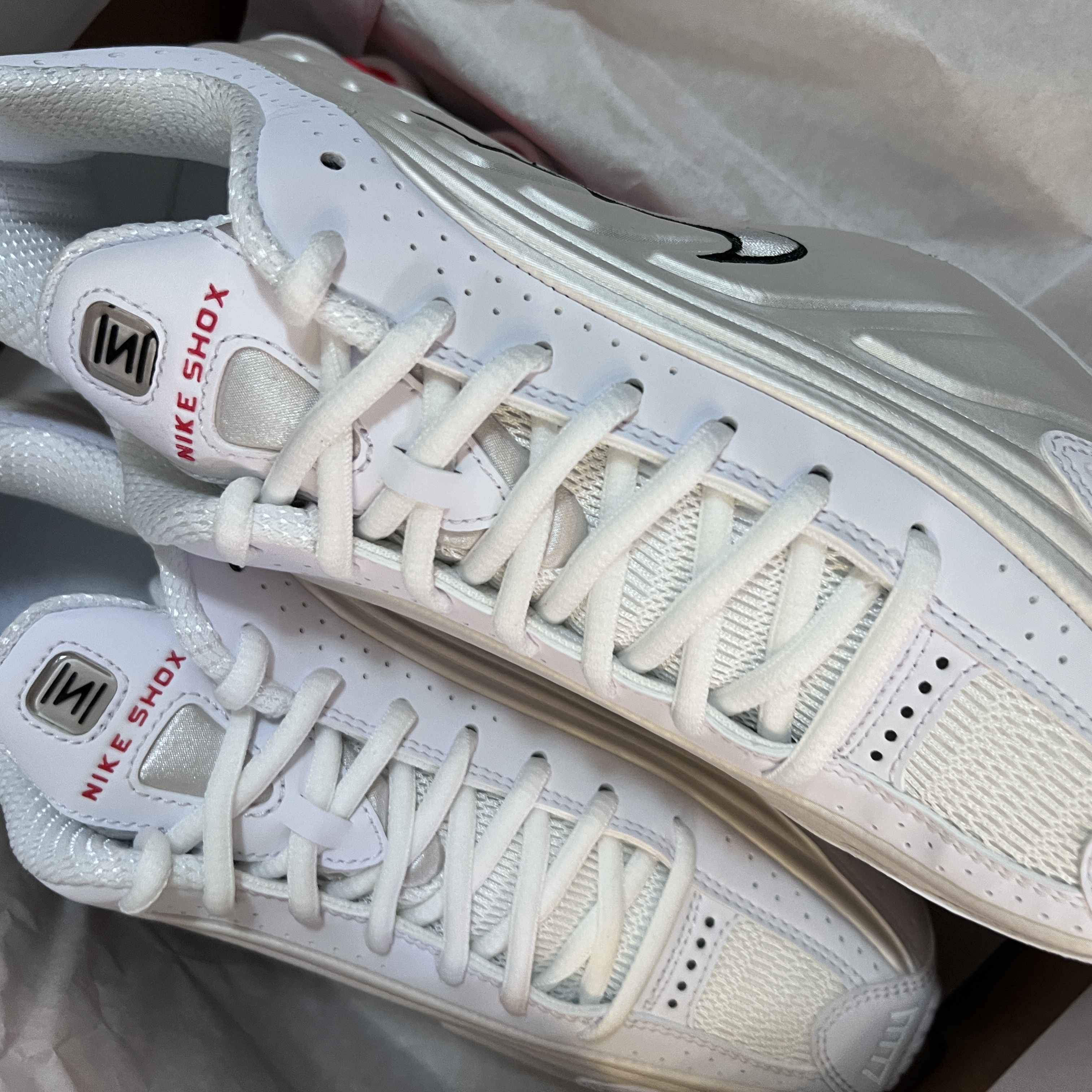 (W) Nike Shox R4 White Phantom, moif x inapsquare City Dweller Parka Sand 착용 스타일 - 1