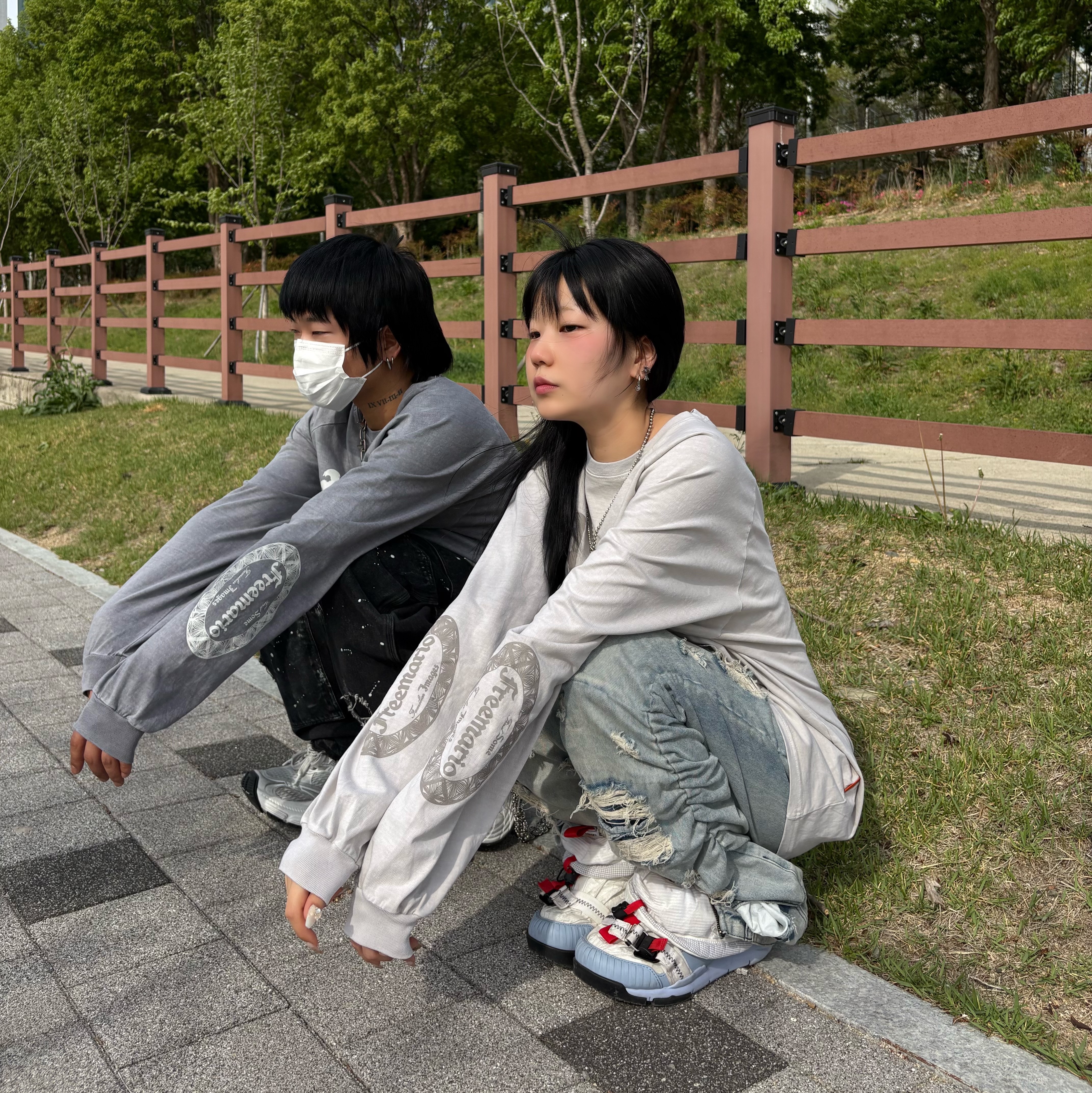 Balenciaga 10XL Sneakers White Grey Silver Black, Nike x Tom Sachs Mars Yard Overshoe 3.0 착용 스타일 - 3