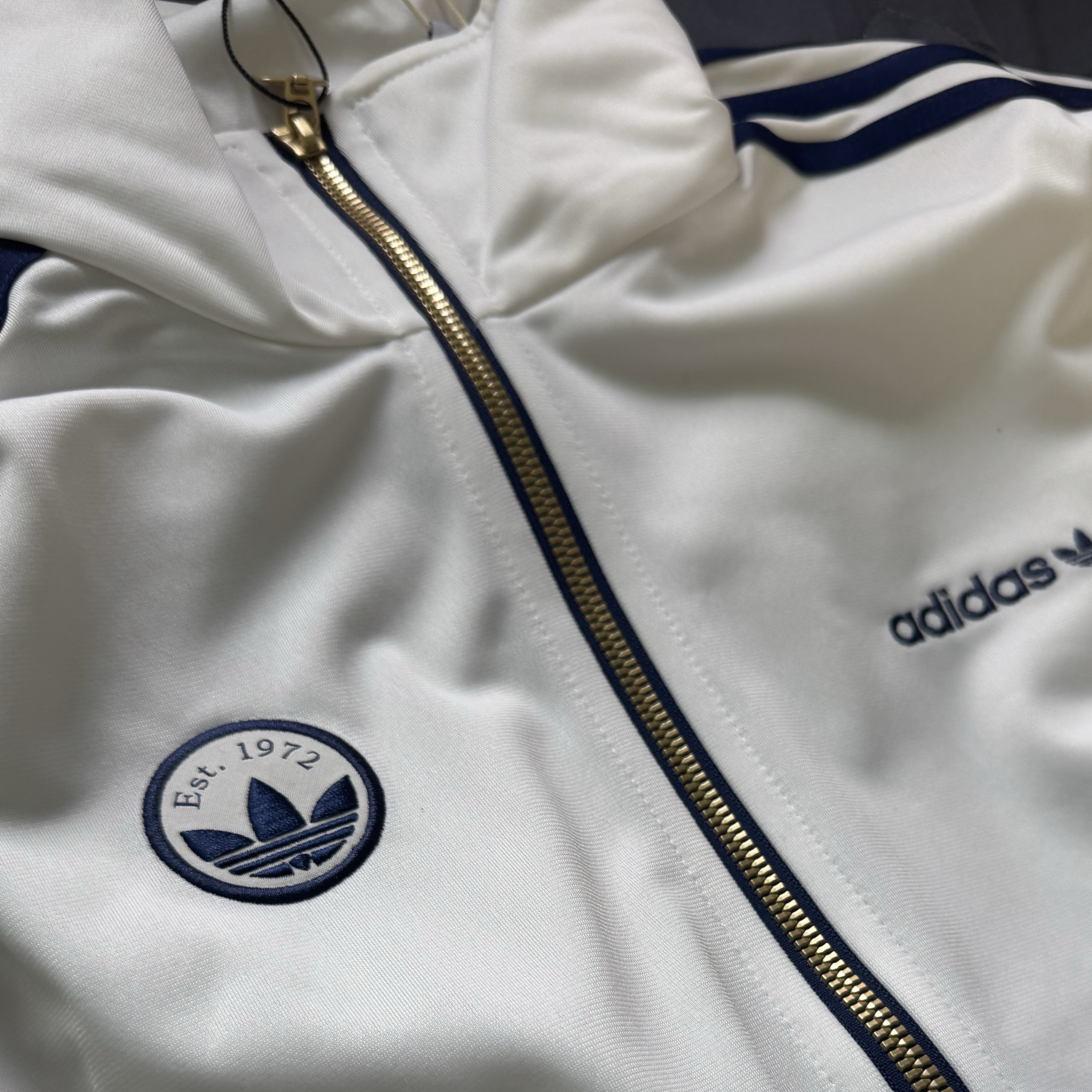 (W) Adidas Firebird Badge Track Top Cloud White - KR Sizing 착용 스타일