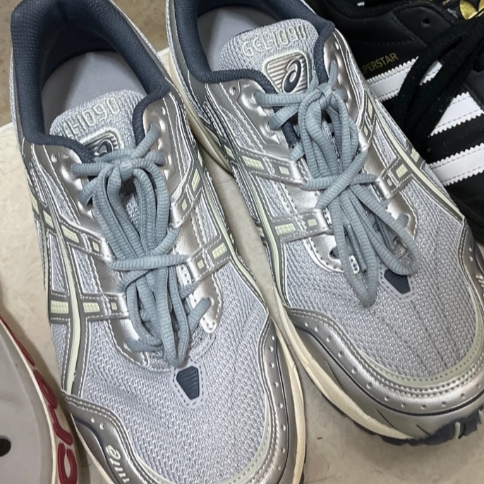 Asics Gel-1090 Piedmont Grey 착용 스타일