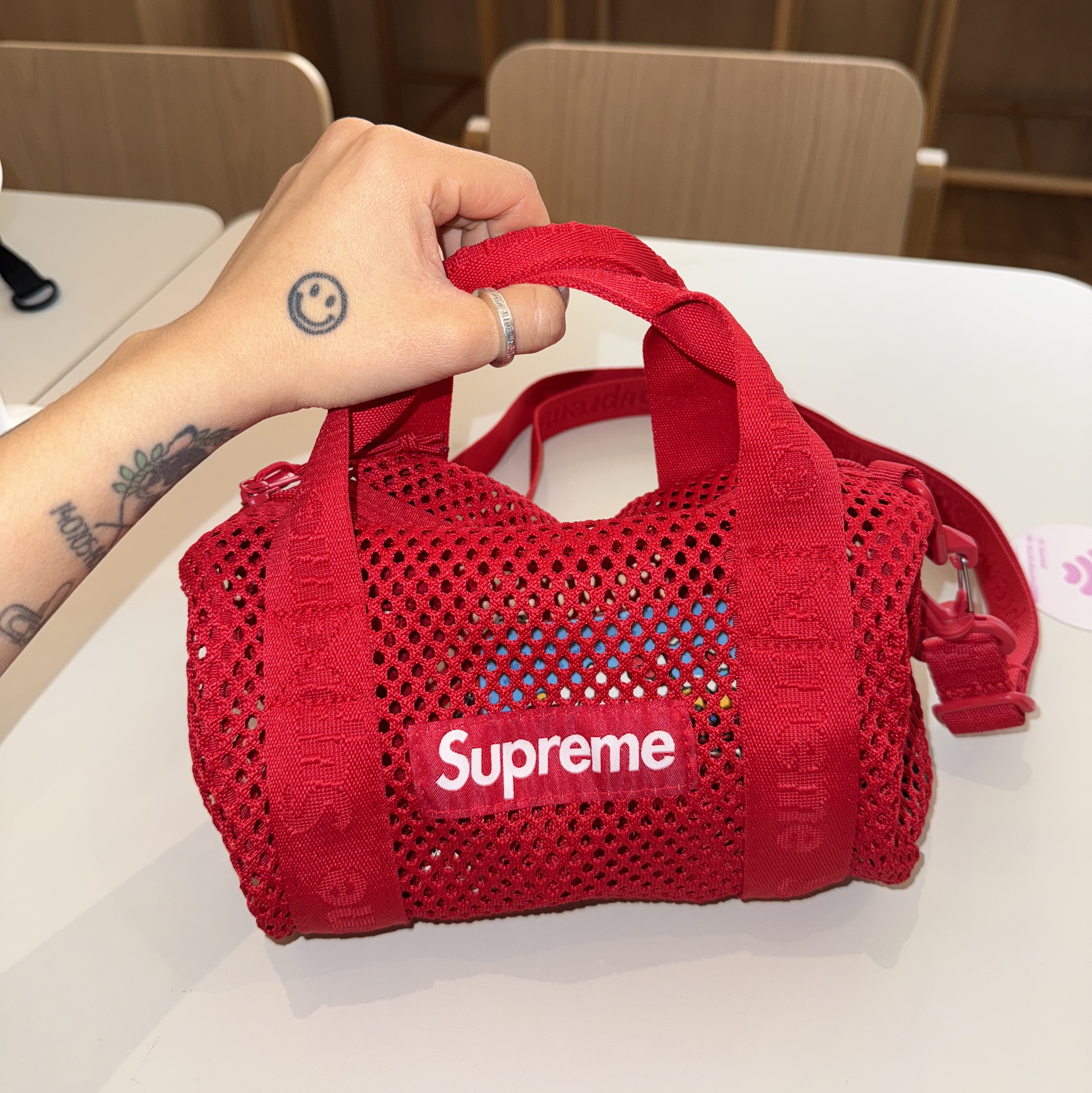 Supreme Mesh Mini Duffle Bag Red - 25SS 착용 스타일