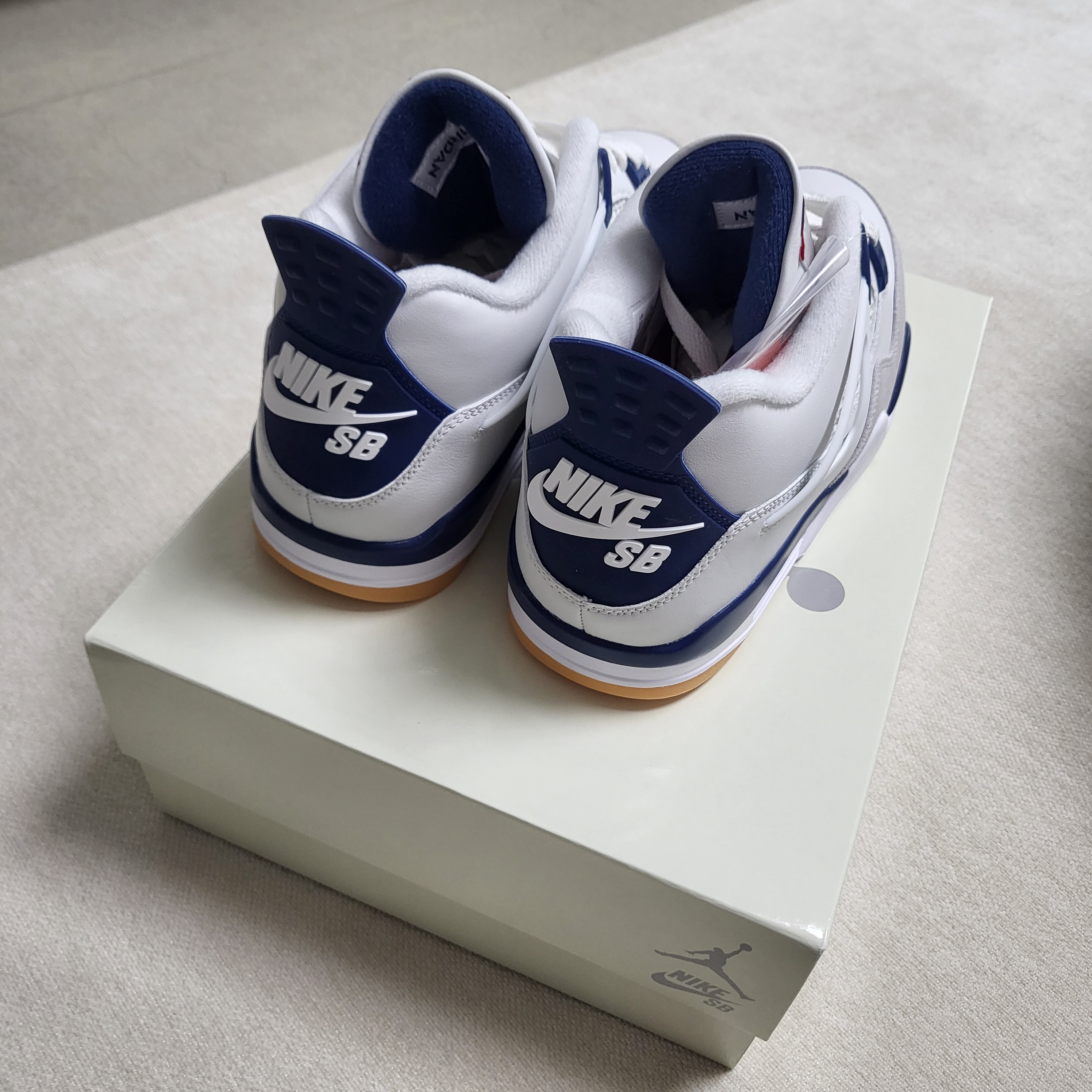 Jordan 4 x Nike SB Retro SP Navy 착용 스타일 - 3